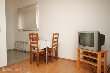 Dining room Tar, Dining room in the studio-apartment, WIFI.