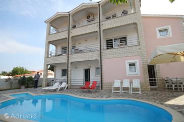 Property Tar, Poreč, Property 6918 - Apartments with pebble beach.
