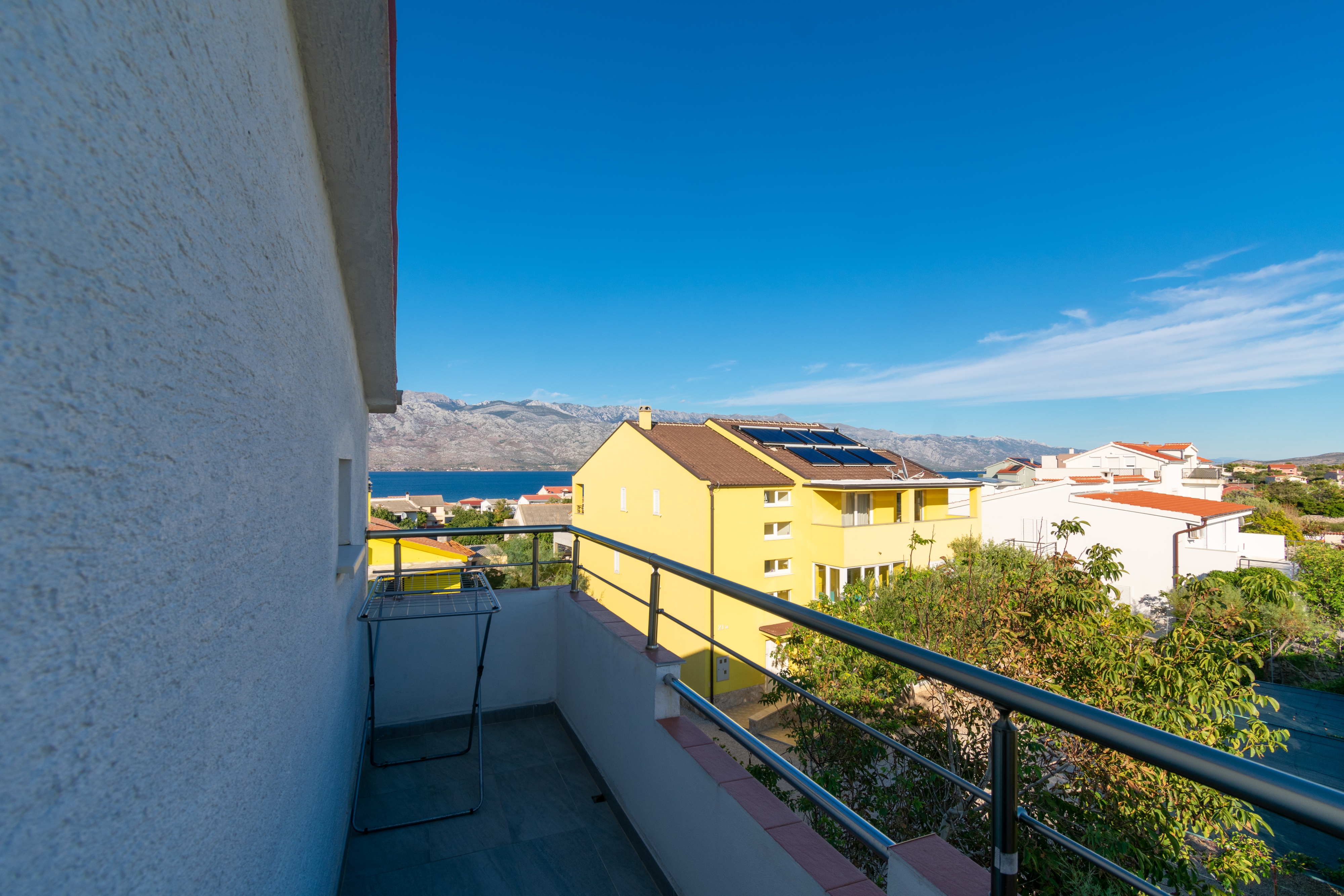 One bedroom apartment with balcony and sea view Ražanac, Zadar  A-c