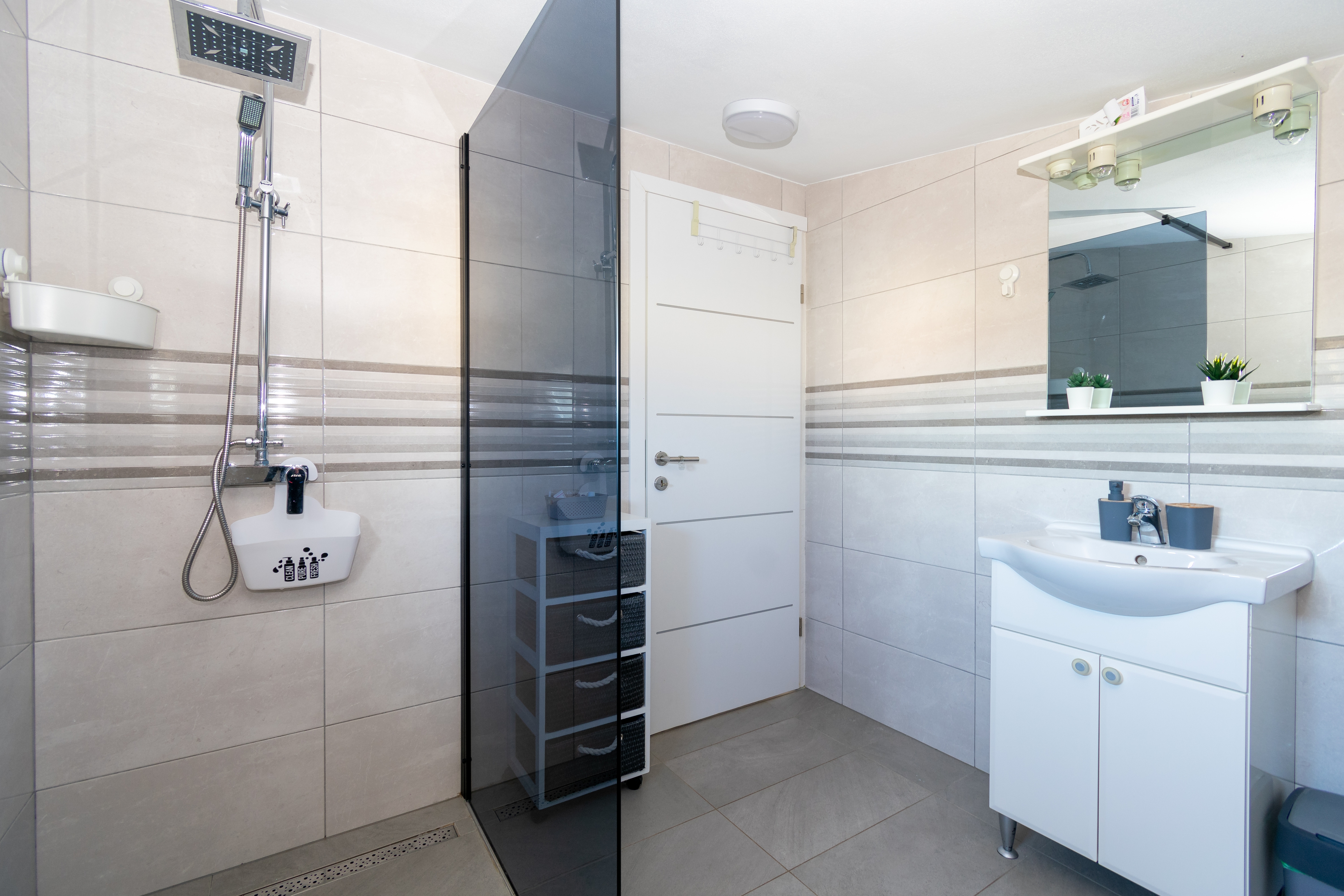 One bedroom apartment with balcony and sea view Ražanac, Zadar  A-c