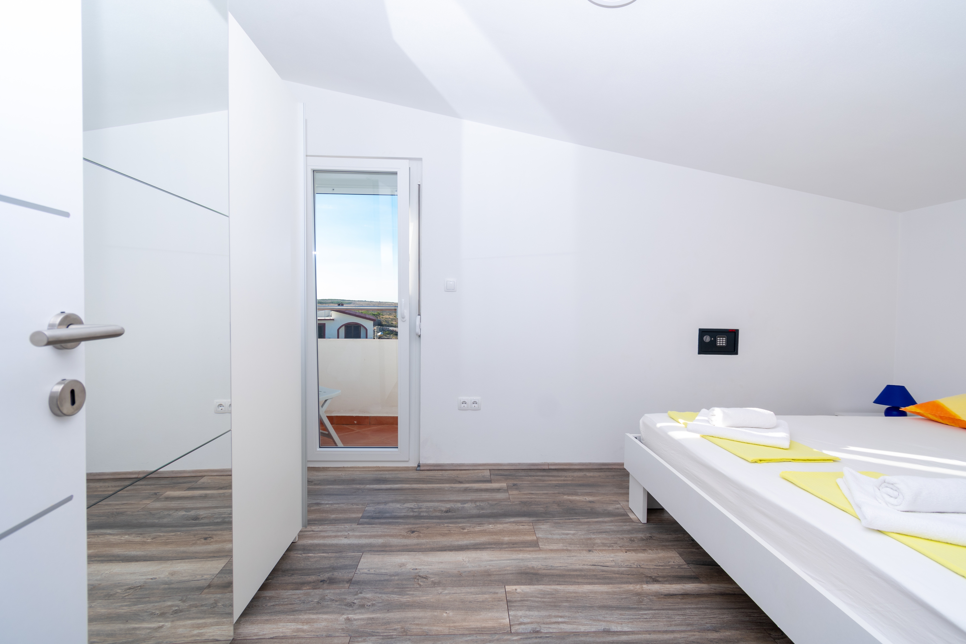 One bedroom apartment with balcony and sea view Ražanac, Zadar  A-c