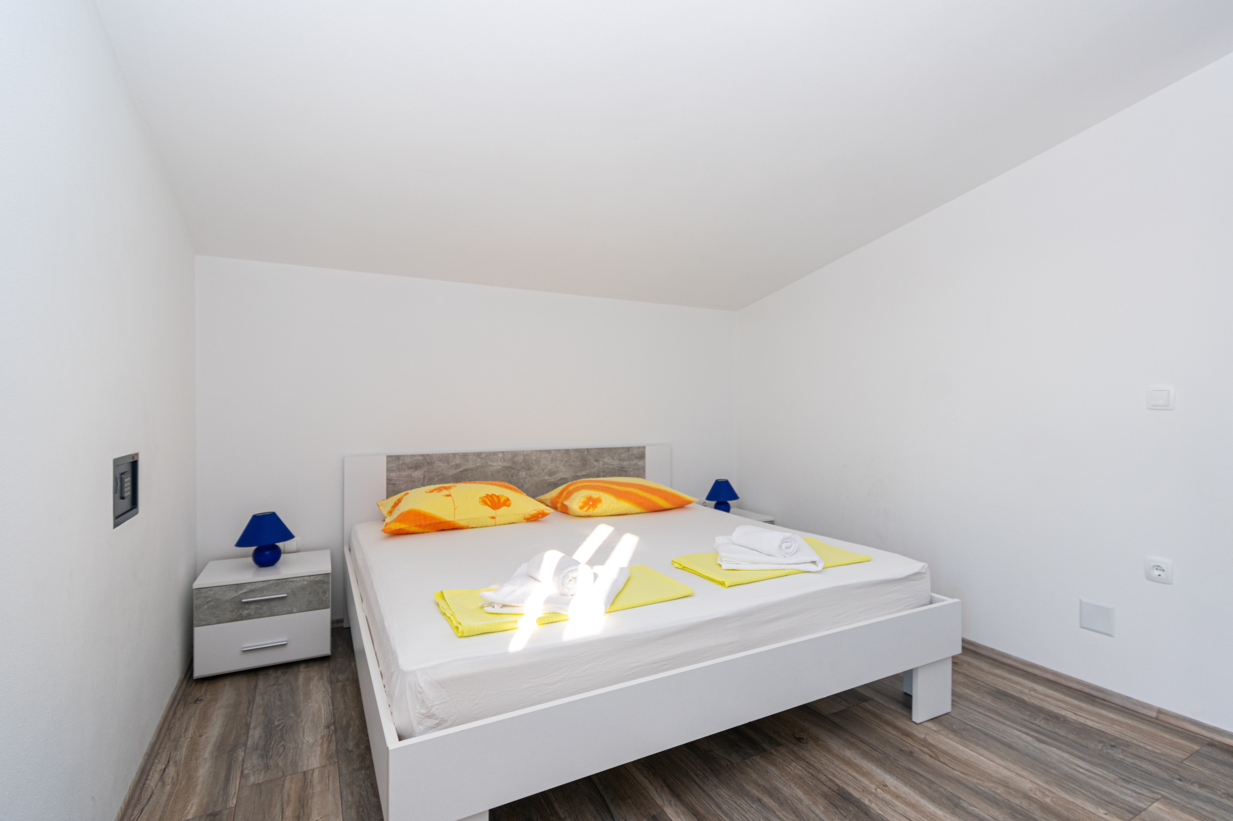 One bedroom apartment with balcony and sea view Ražanac, Zadar  A-c