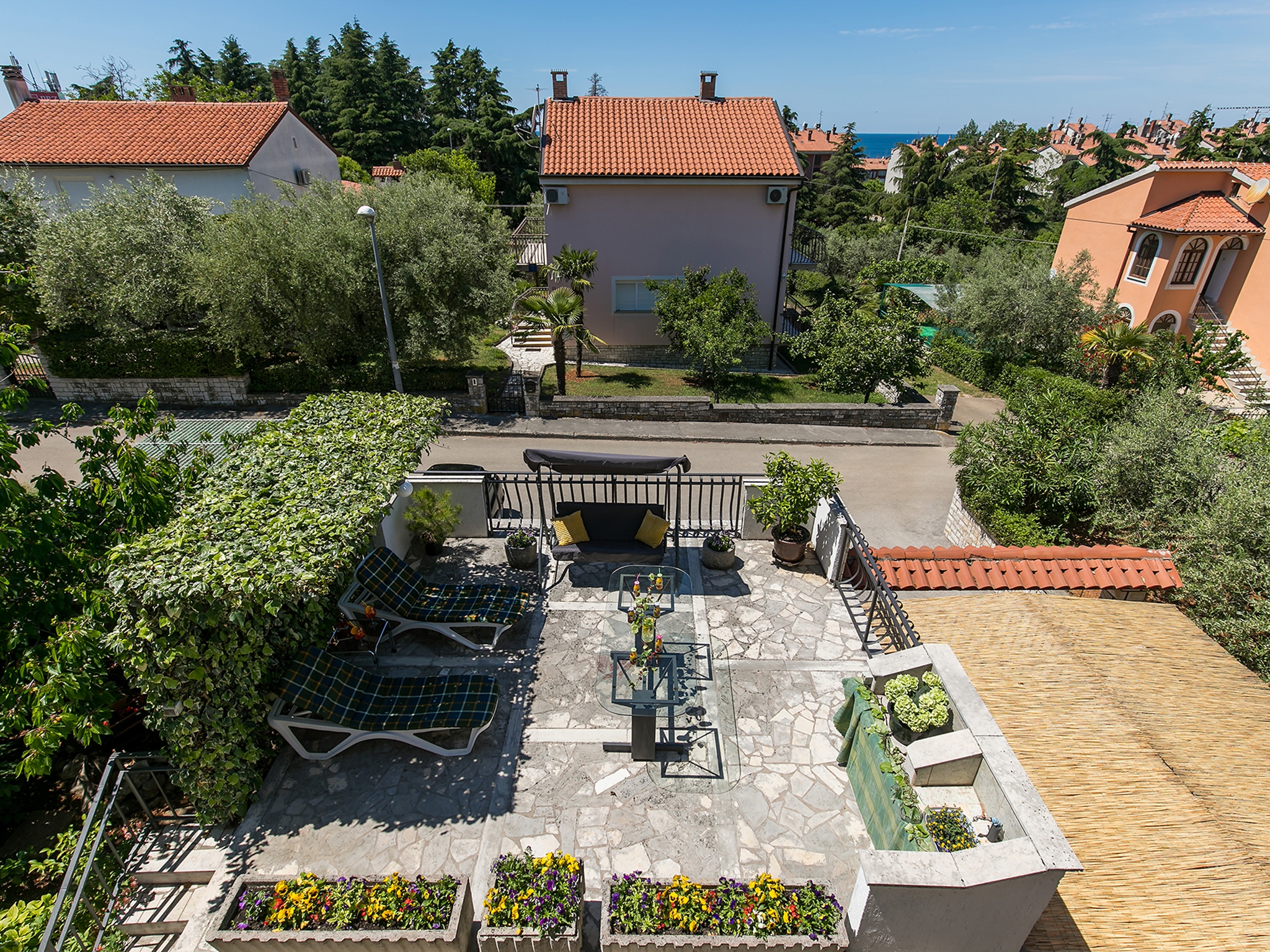 Three bedroom apartment with terrace Poreč  A-a