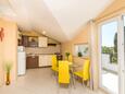 Dining room Poreč, Dining room in the apartment, air condition available and WiFi.