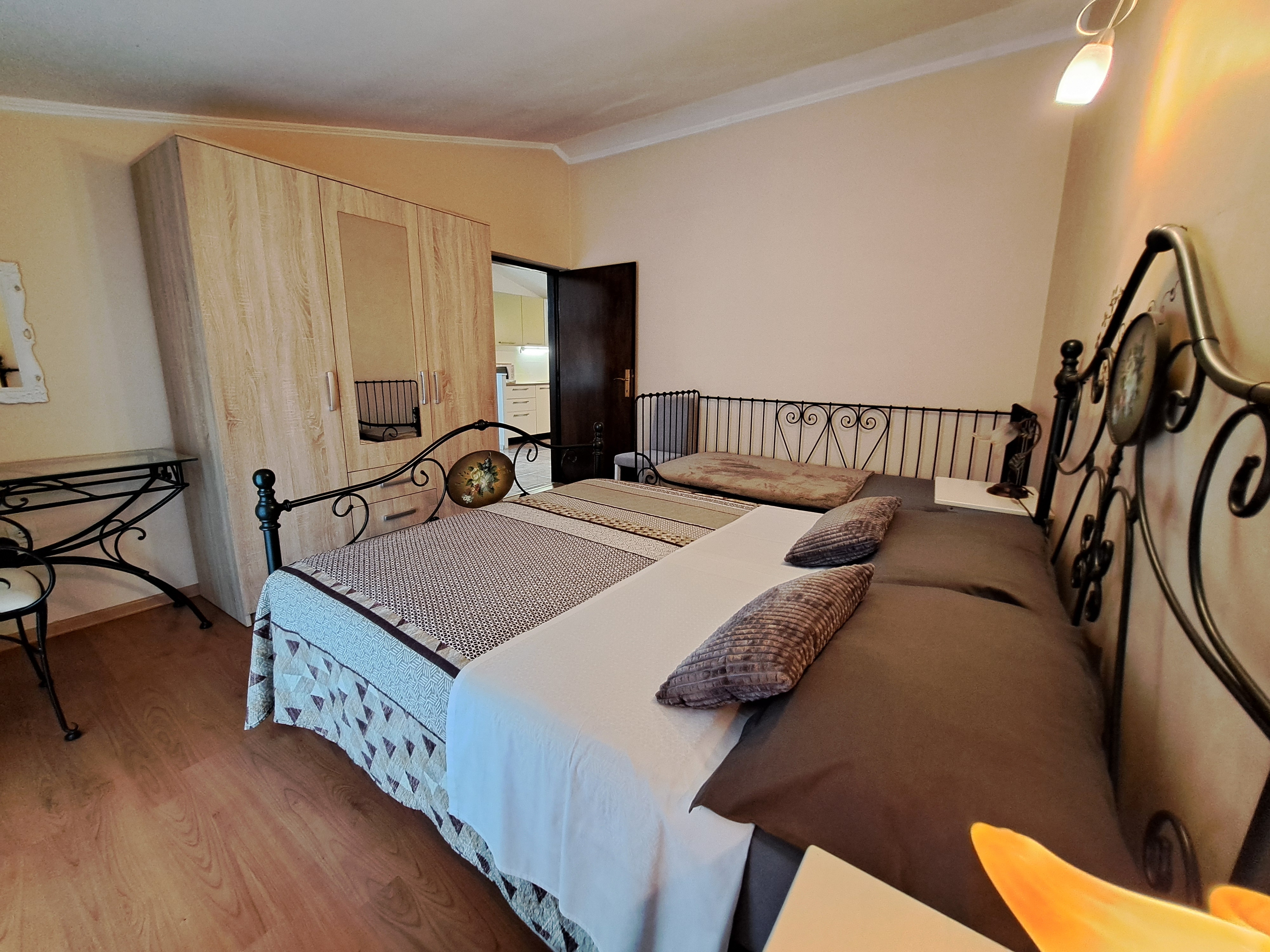 Two bedroom apartment with terrace Fiorini, Novigrad  A-d