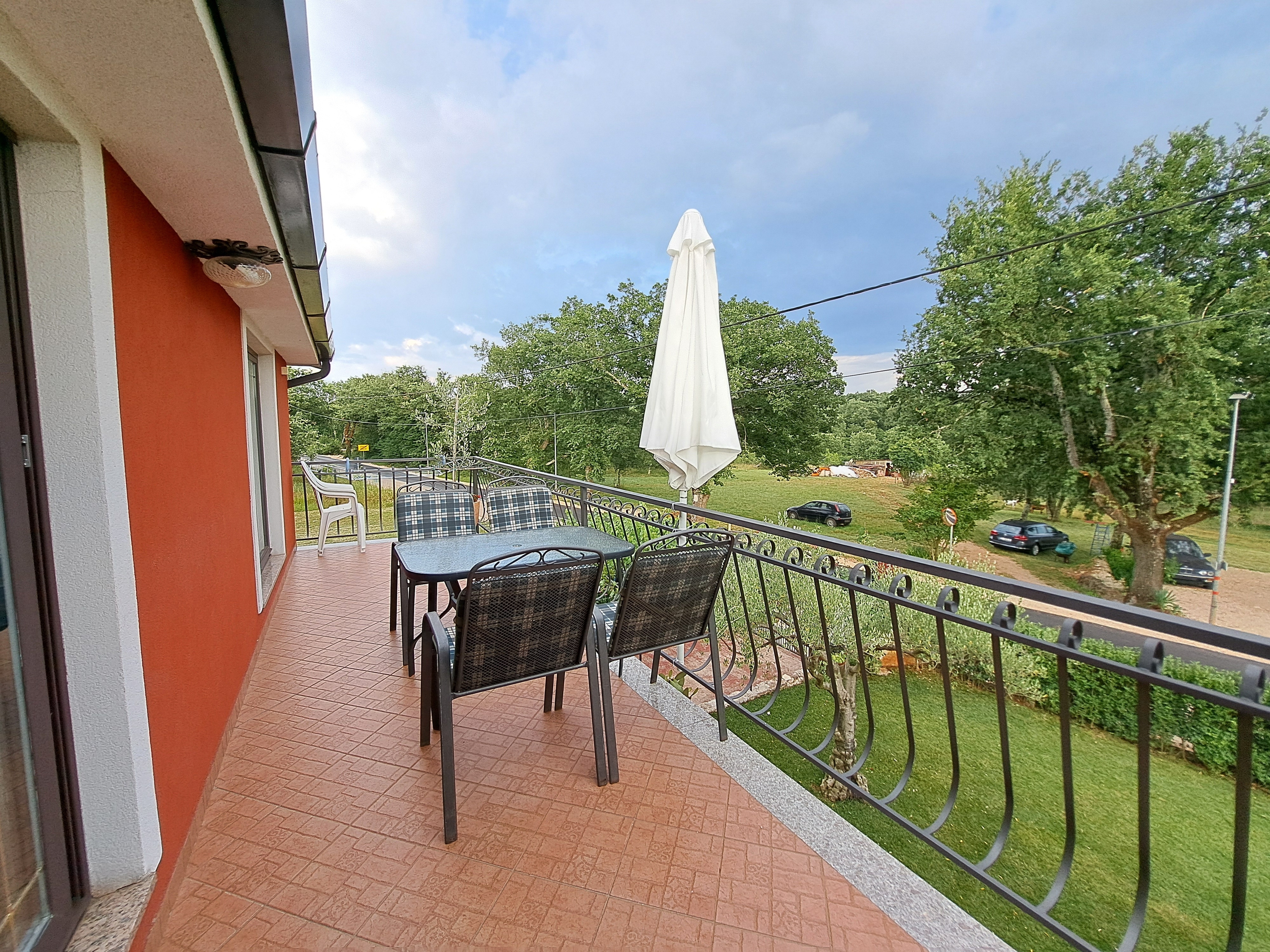 Two bedroom apartment with terrace Fiorini, Novigrad  A-d