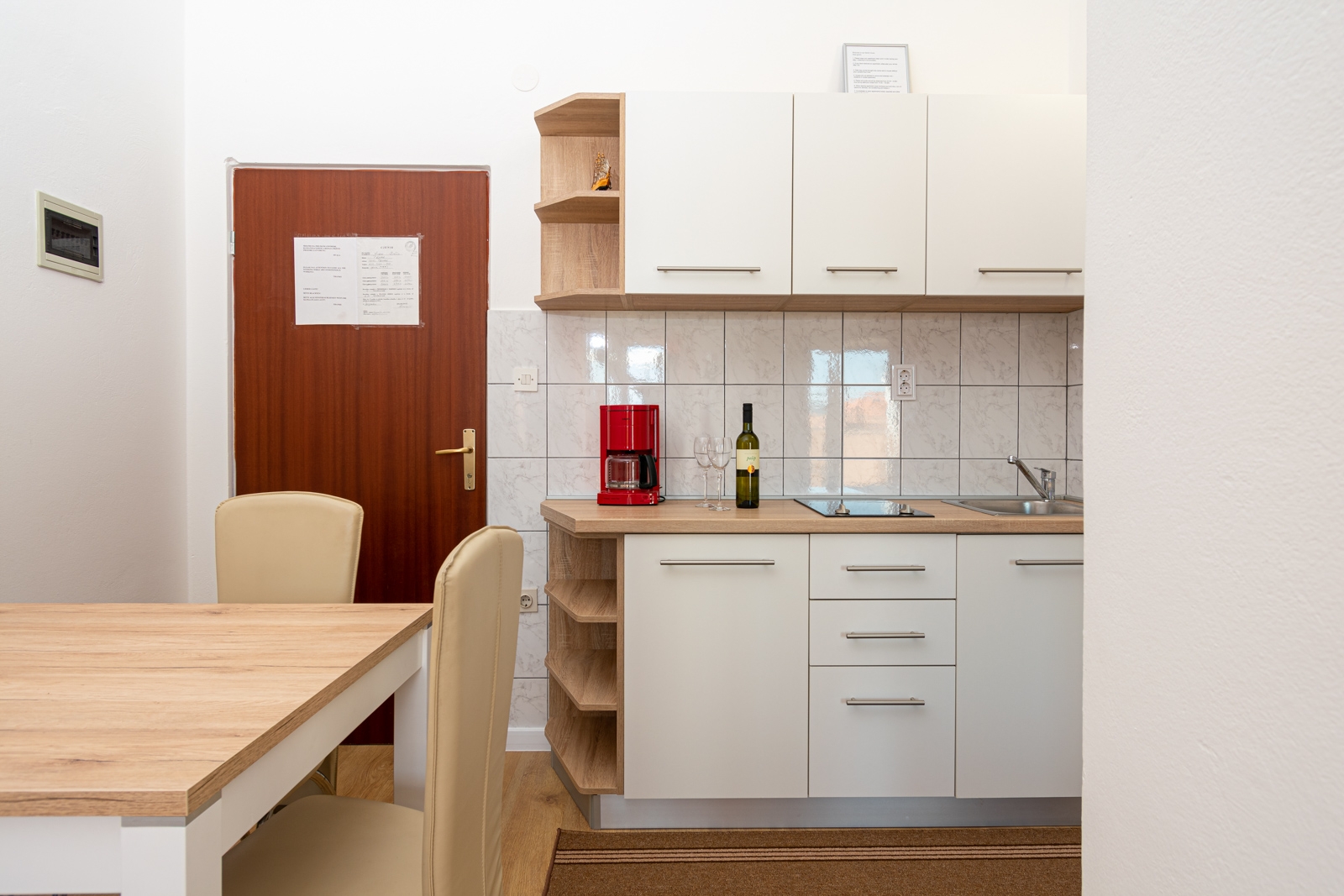 Jednosobni apartman s terasom i pogledom na more Pašman  A-a