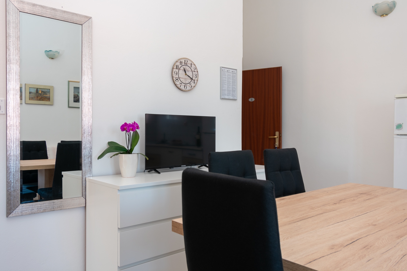 Dvosobni apartman s terasom i pogledom na more Pašman  A-b