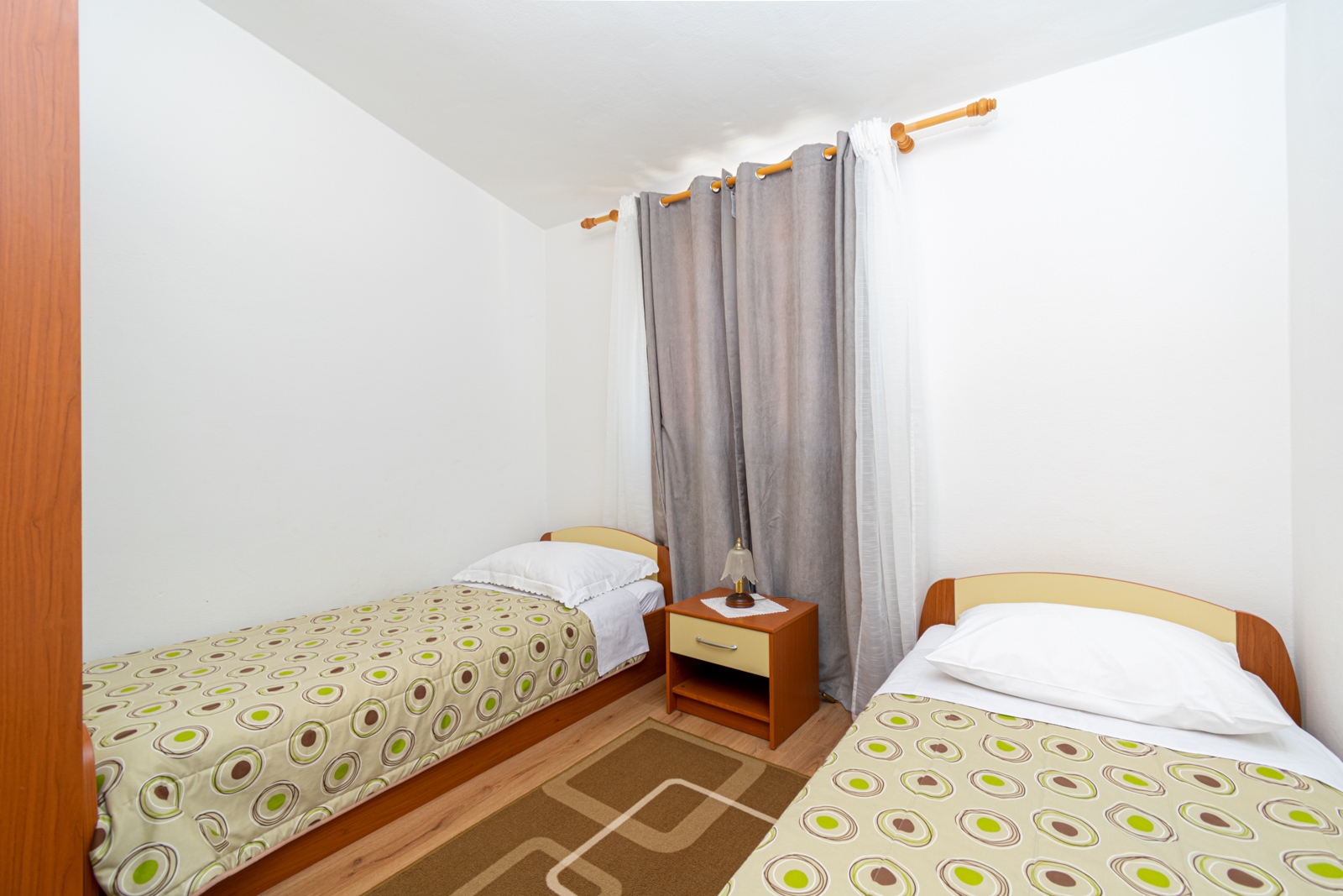 Dvosobni apartman s balkonom Pašman  A-c