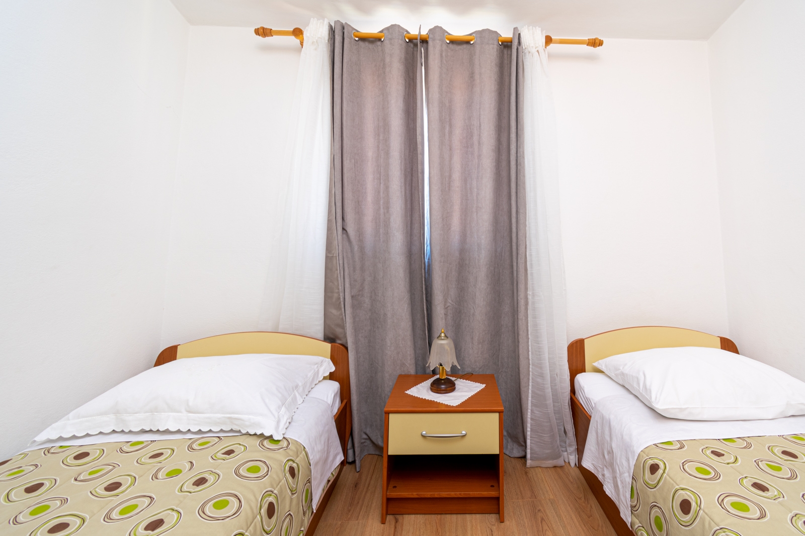 Dvosobni apartman s balkonom Pašman  A-c