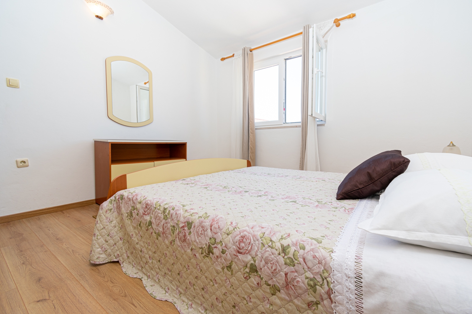 Dvosobni apartman s balkonom Pašman  A-c