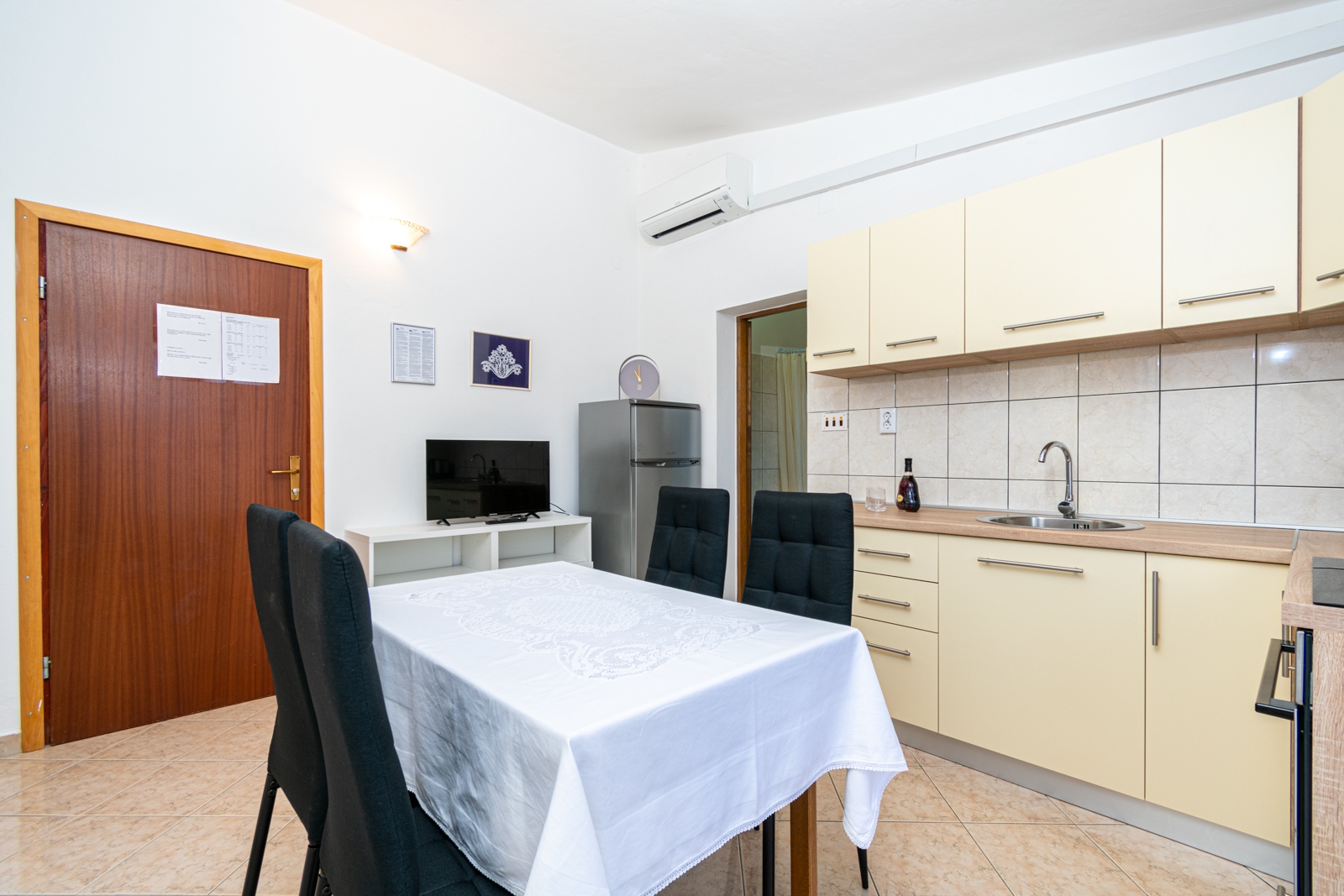 Dvosobni apartman s balkonom Pašman  A-c