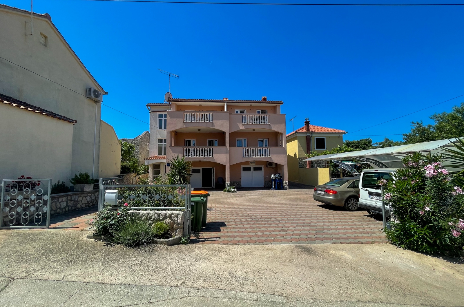 Dvosobni apartman s balkonom Pašman  A-c