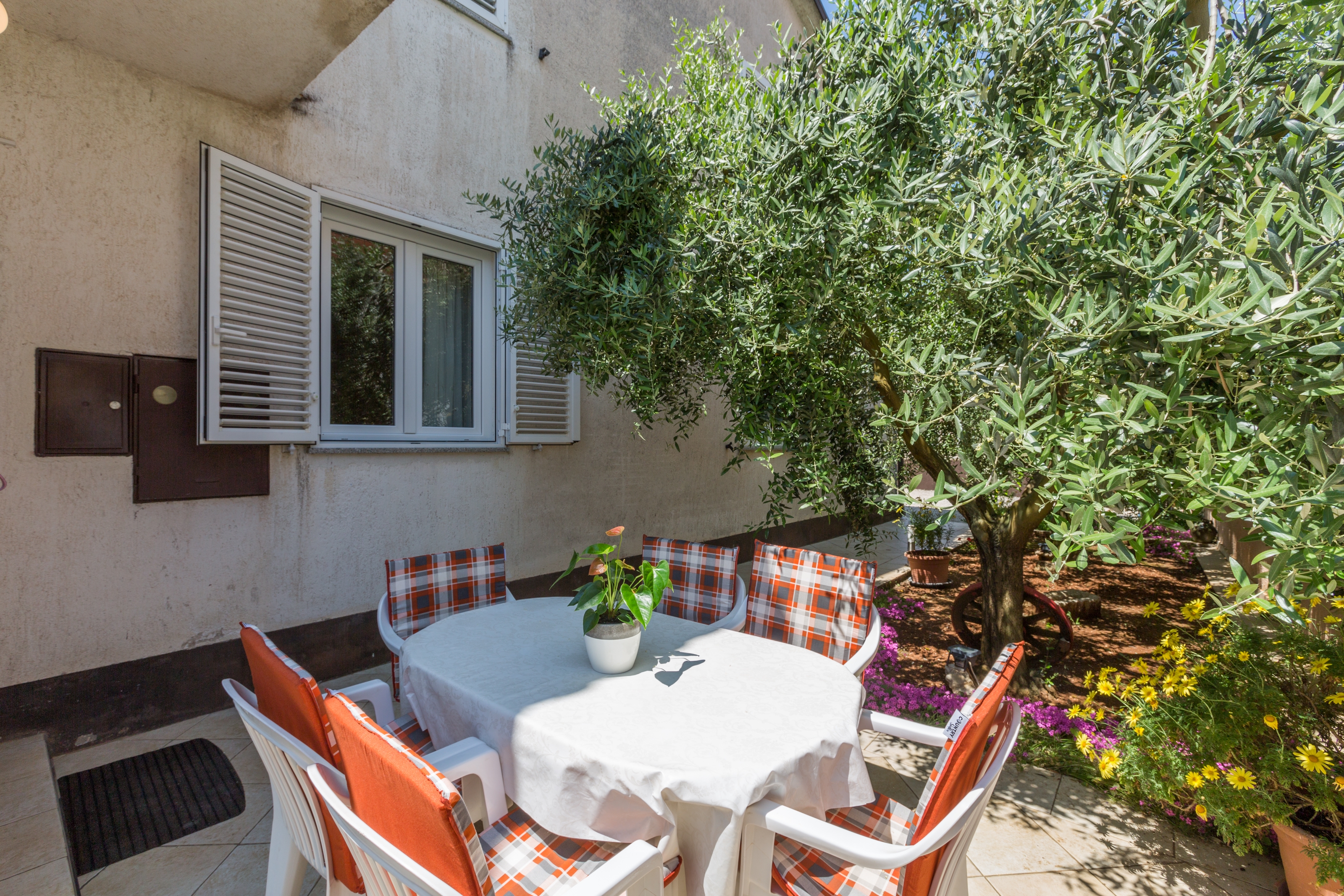 Two bedroom apartment with terrace Tar, Poreč  A-b