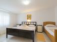 Bedroom Tar, Bedroom in the apartment, air condition available, (pet friendly) and WiFi.