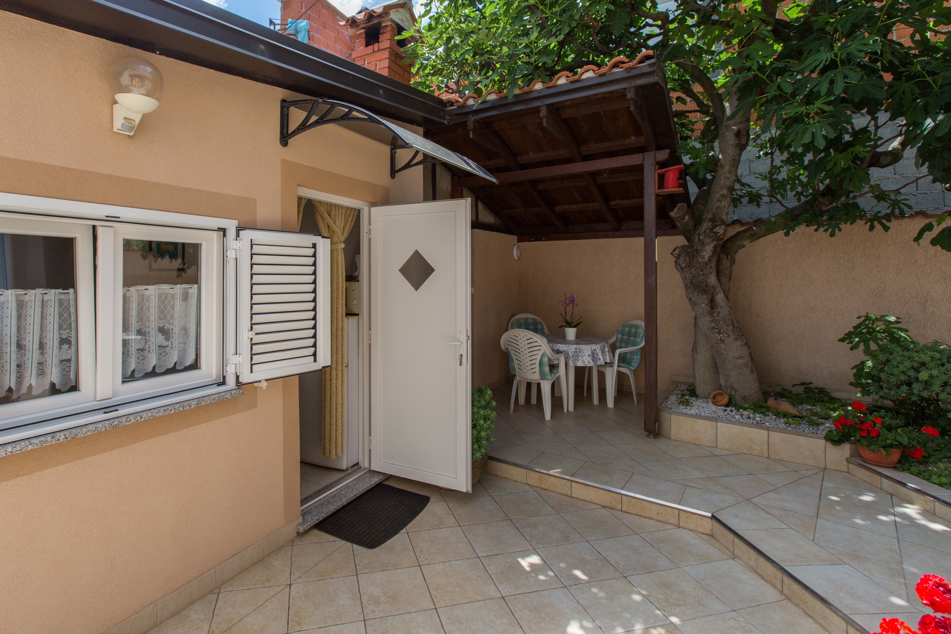 One bedroom apartment with terrace Tar (Poreč) (A-6948-d) One bedroom apartment with terrace Tar (Poreč) (A-6948-d)