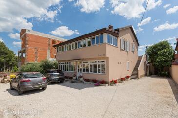 Tar, Poreč, Hébergement 6948 - Appartement avec une plage de galets.