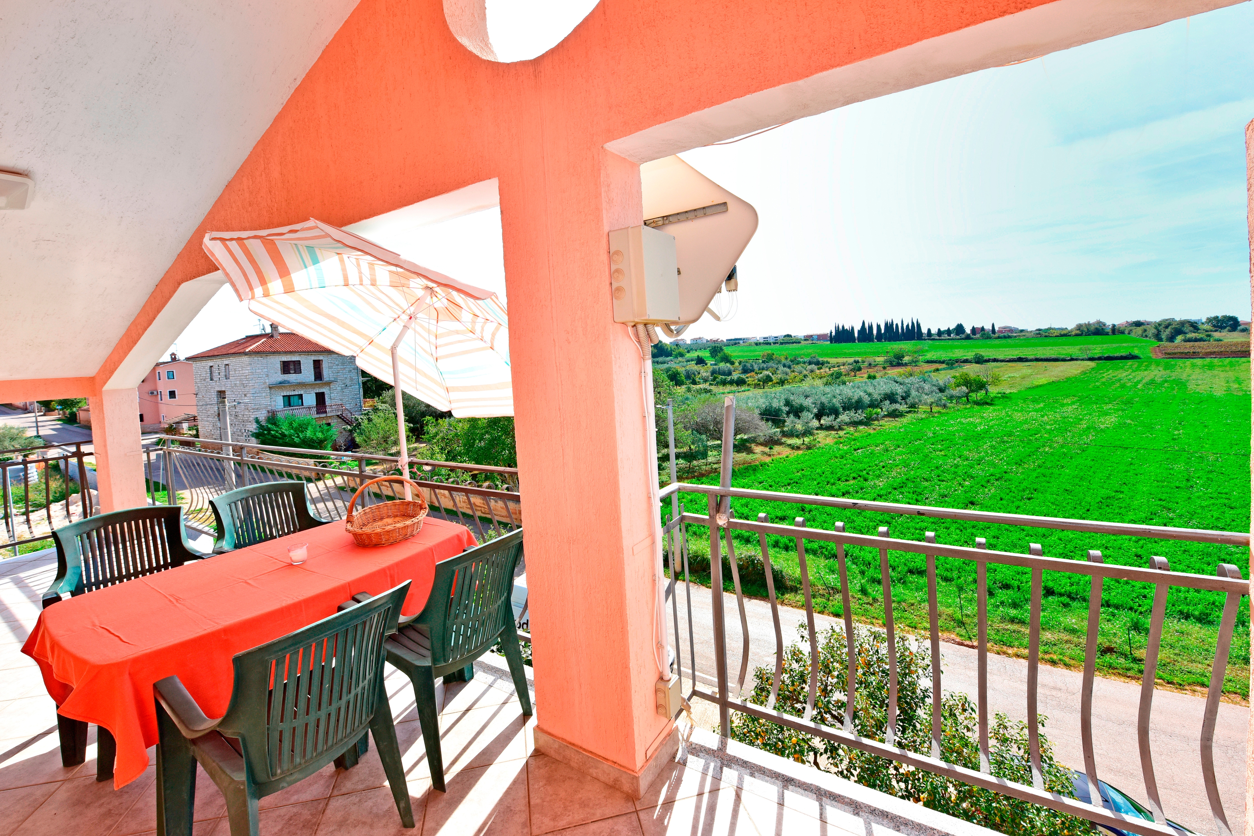 One bedroom apartment with terrace Novigrad  A-a