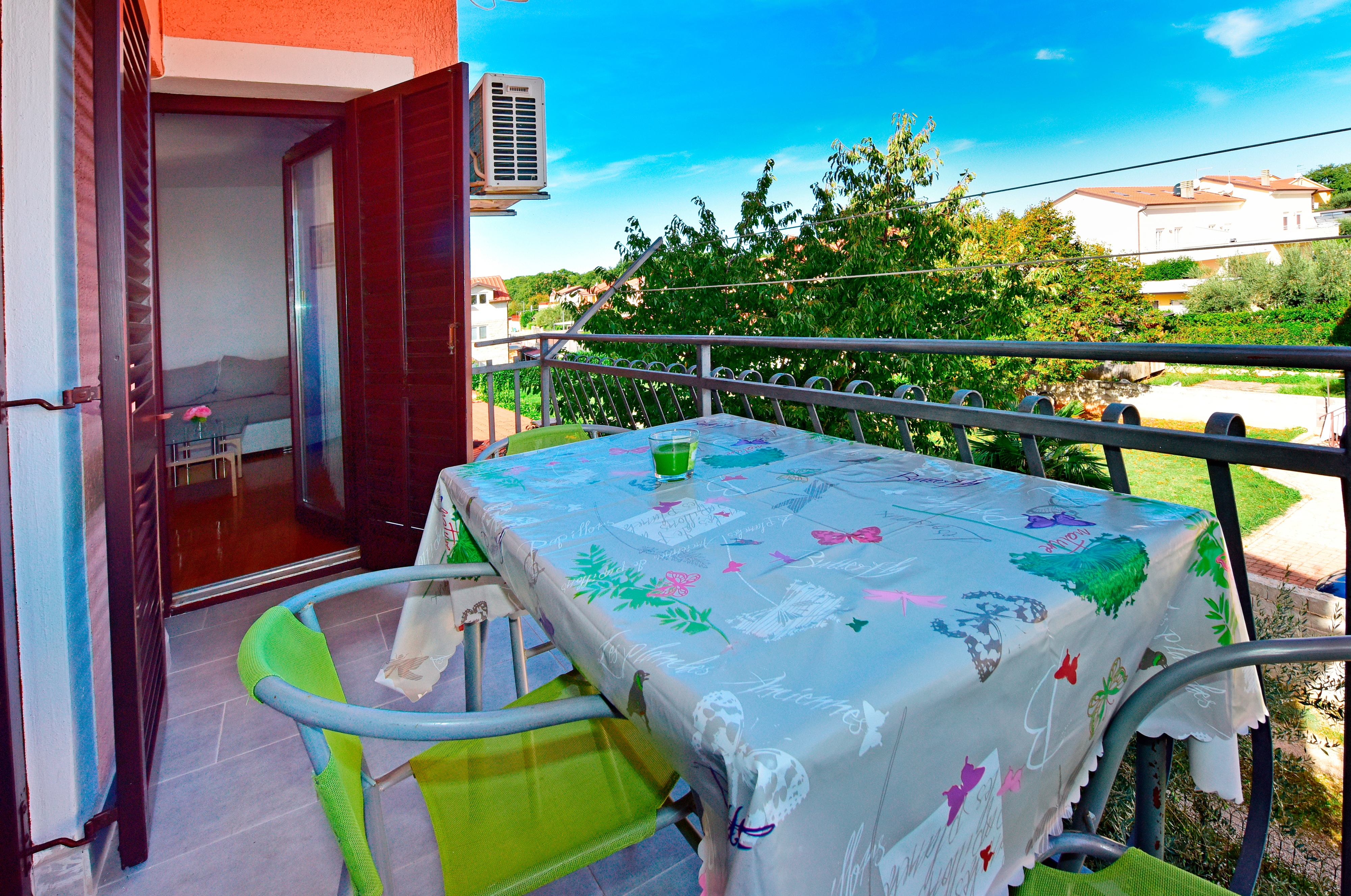 Two bedroom apartment with balcony Novigrad  A-c