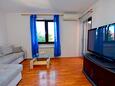 Novigrad, Woonkamer in the apartment, air condition available en WiFi.