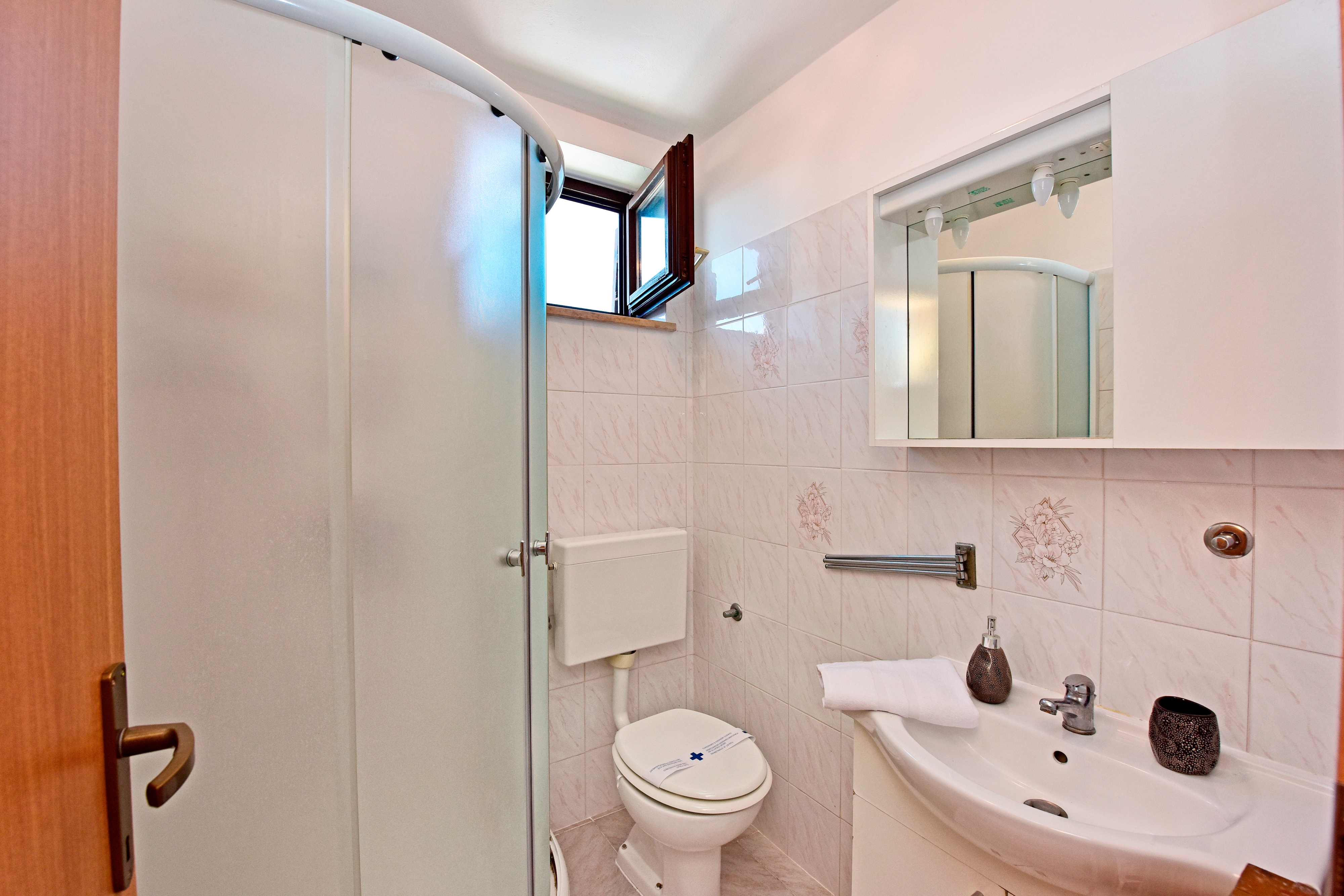 Two bedroom apartment with terrace Novigrad  A-g