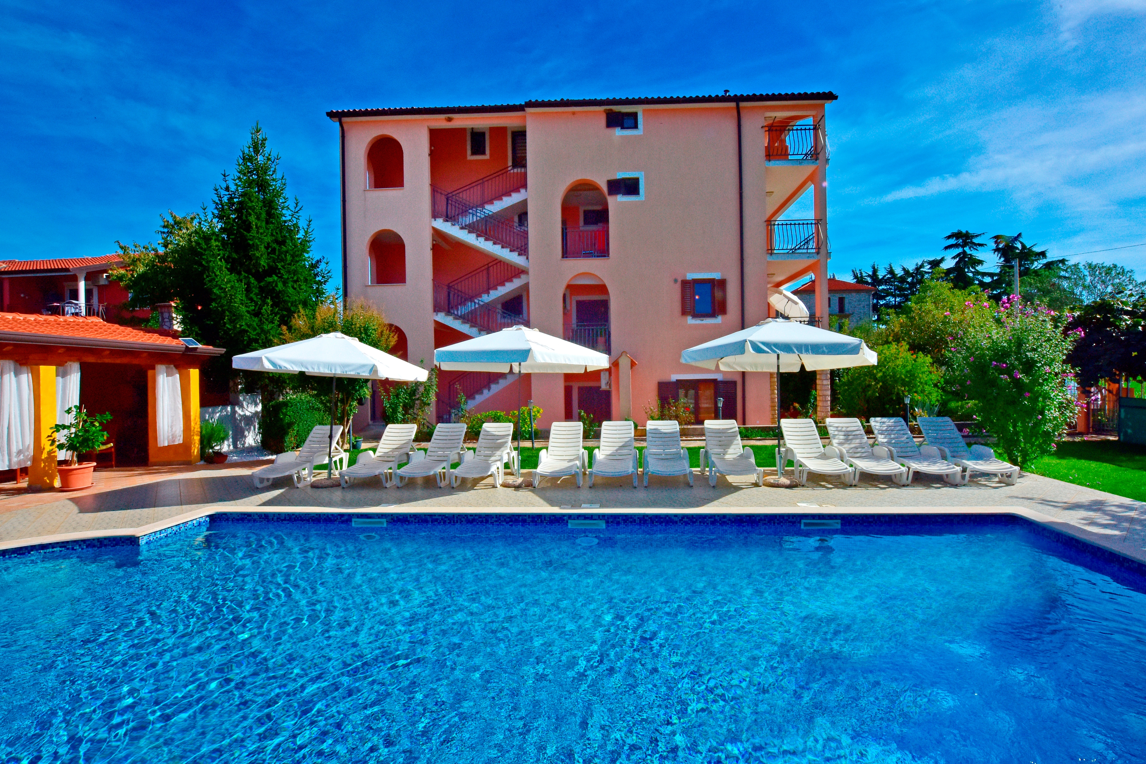 One bedroom apartment with balcony Novigrad (A-6951-b) One bedroom apartment with balcony Novigrad (A-6951-b)