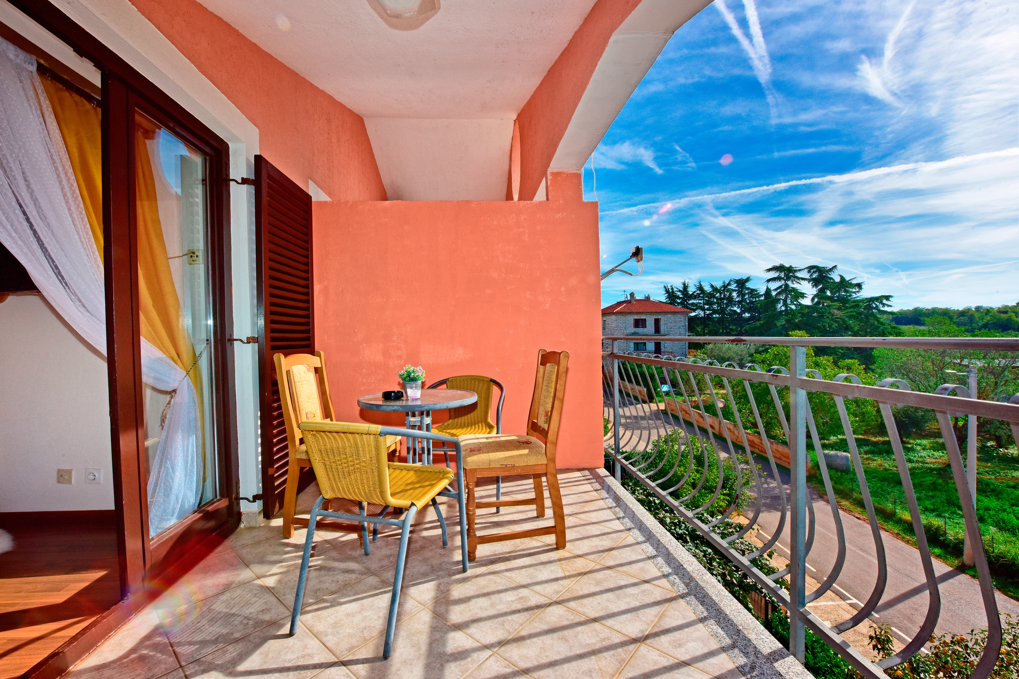 Room with terrace Novigrad (S-6951-a)