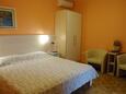 Ložnice Umag, Ložnice v ubytování typu apartment, s klimatizací, domácí mazlíčci povoleni a WiFi.