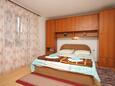 Спальня Umag, Спальня в размещении типа apartment, dostupna klima, dopusteni kucni ljubimci i WIFI.