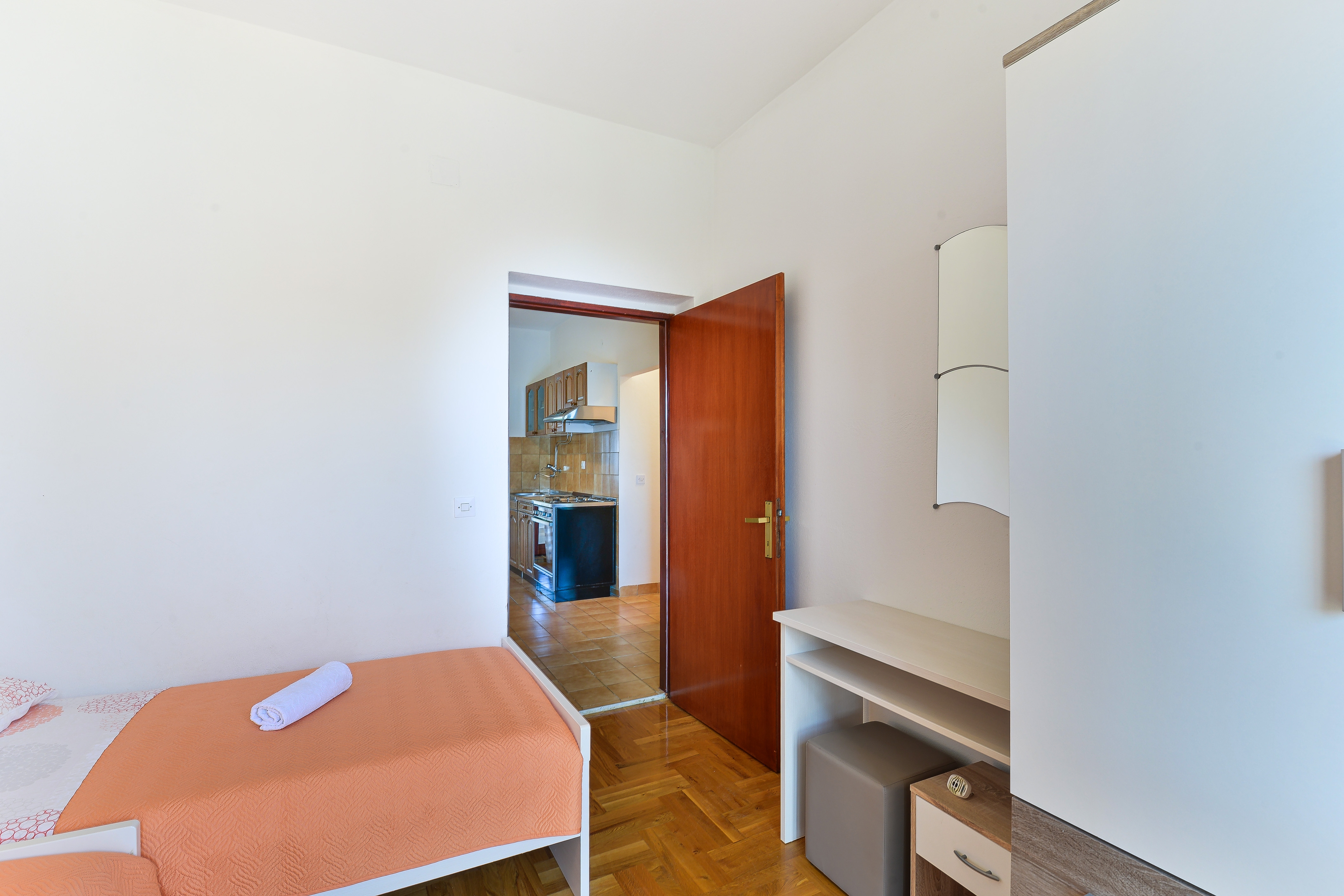 Two bedroom apartment near beach Tkon, Pašman  A-a