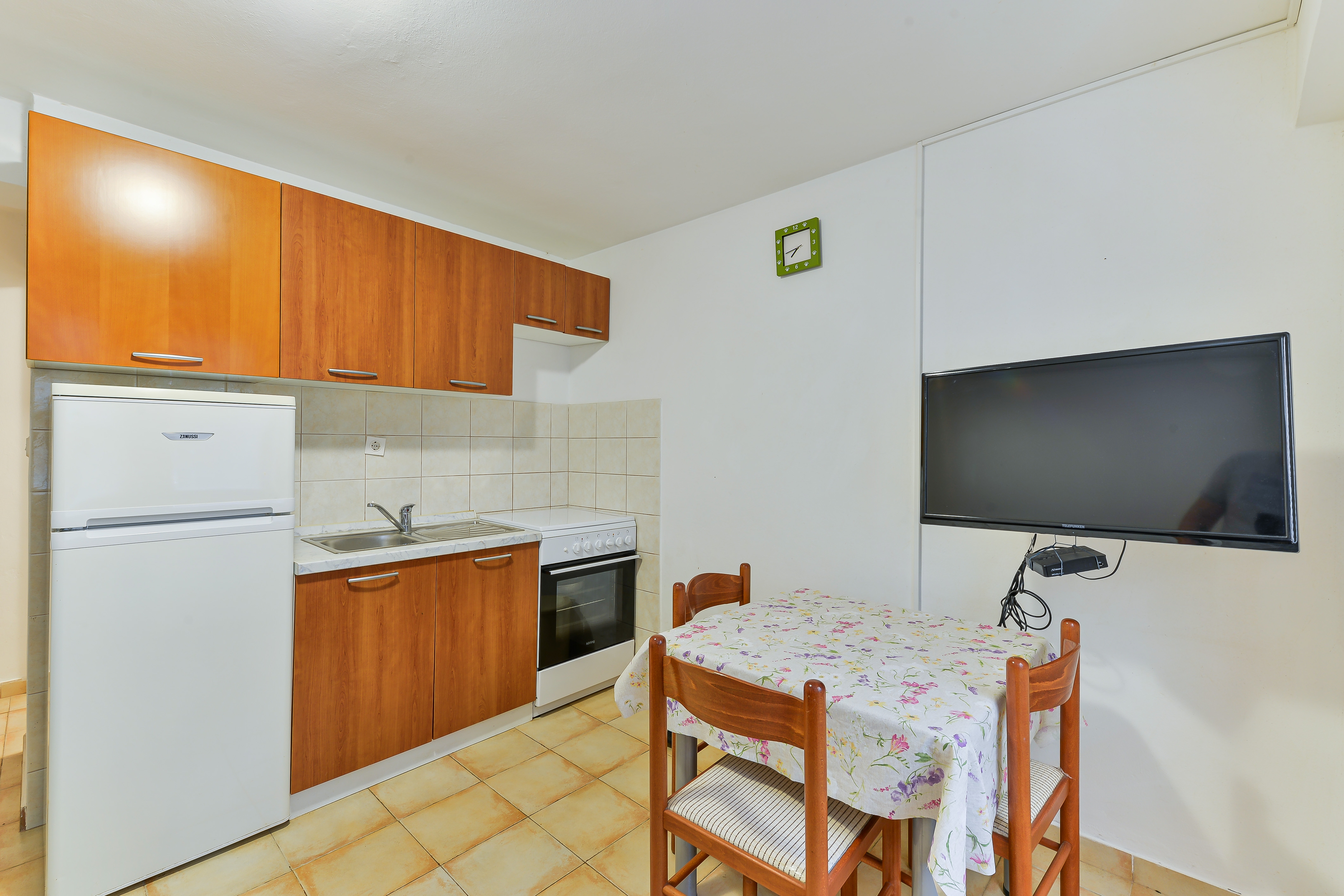 One bedroom apartment near beach Tkon, Pašman (A-698-c)