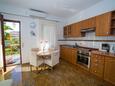 Dining room Poreč, Dining room in the apartment, air condition available and WiFi.