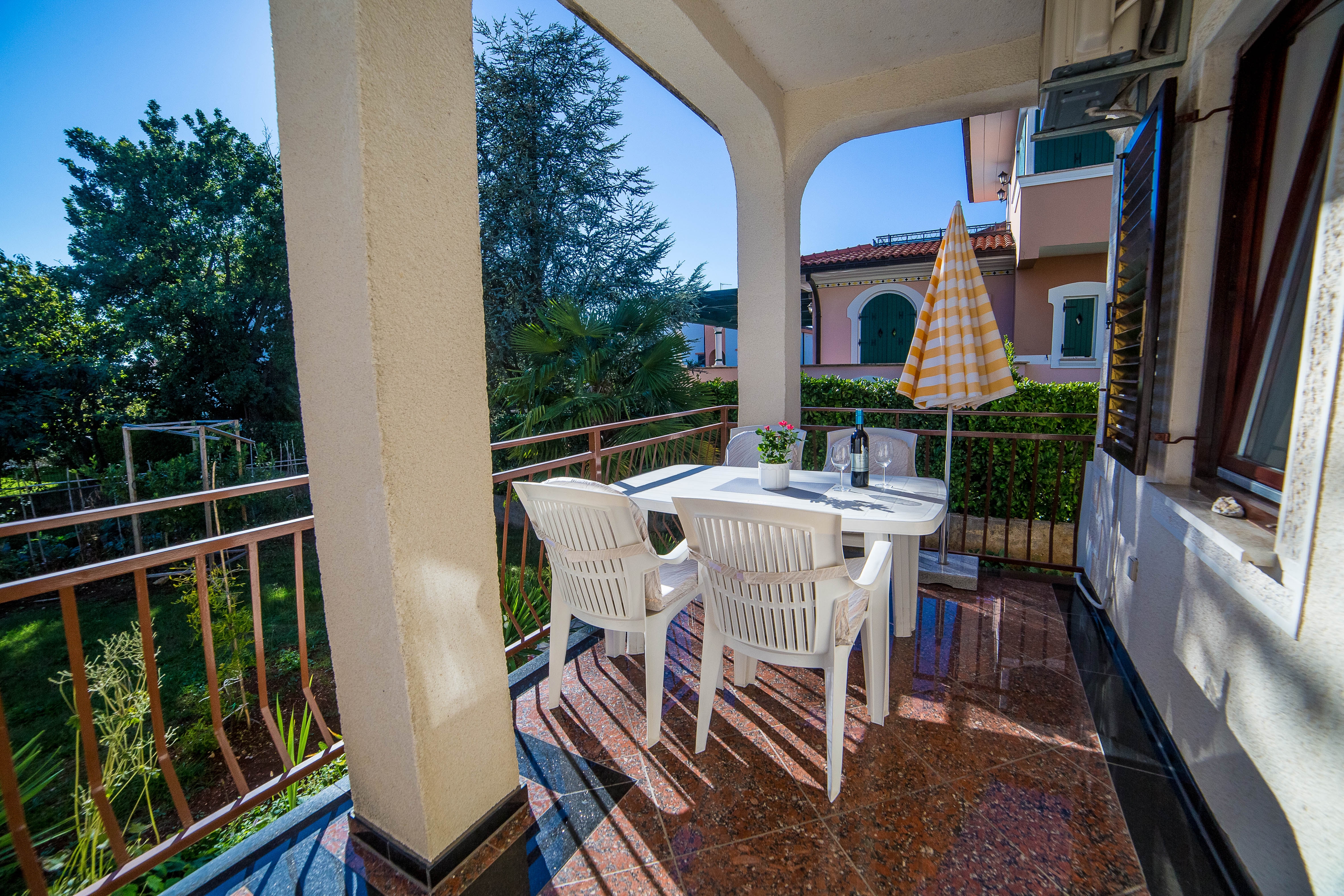 Two bedroom apartment with terrace Poreč  A-a