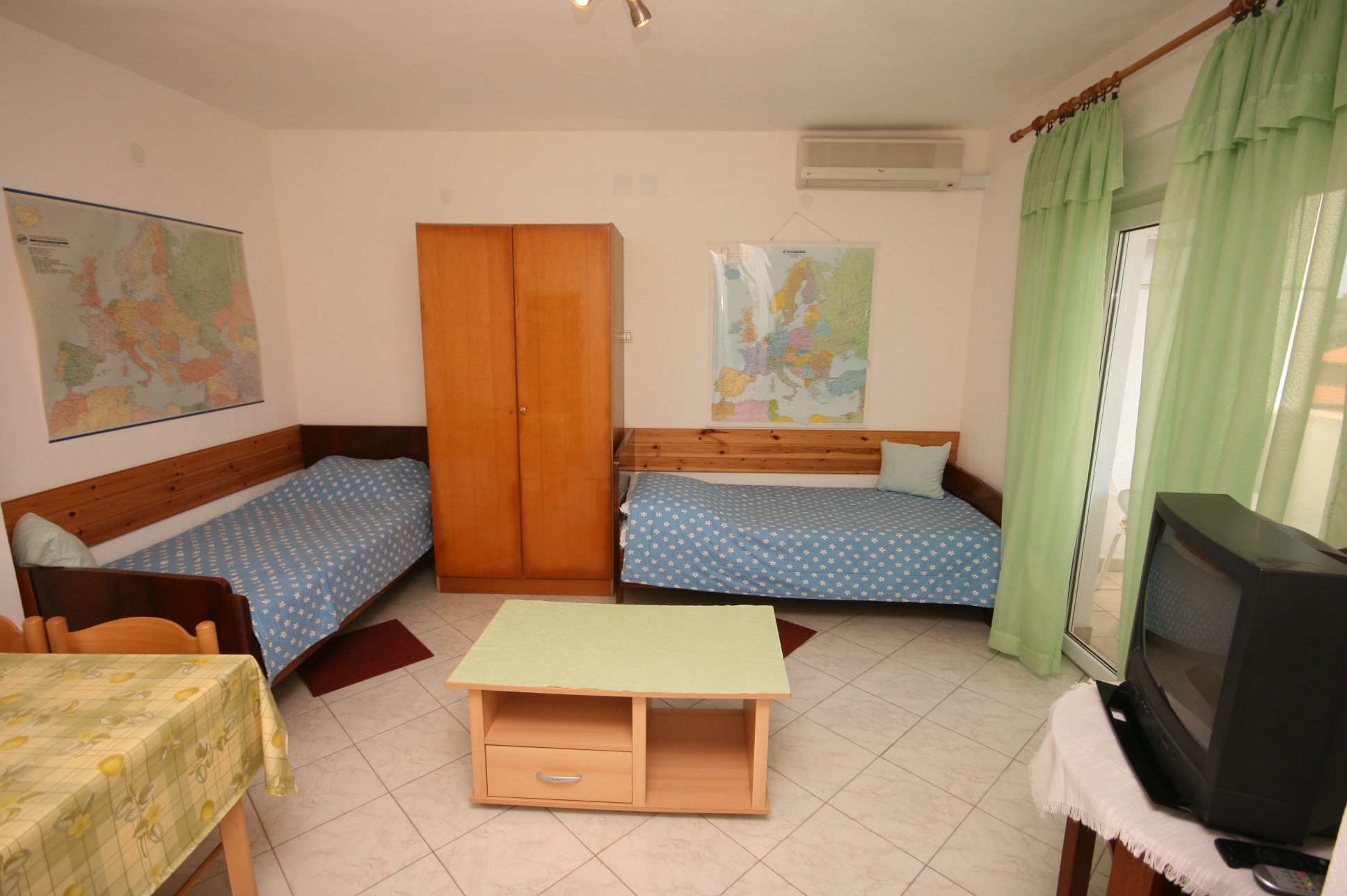 One bedroom apartment with terrace Pula (A-6987-a)