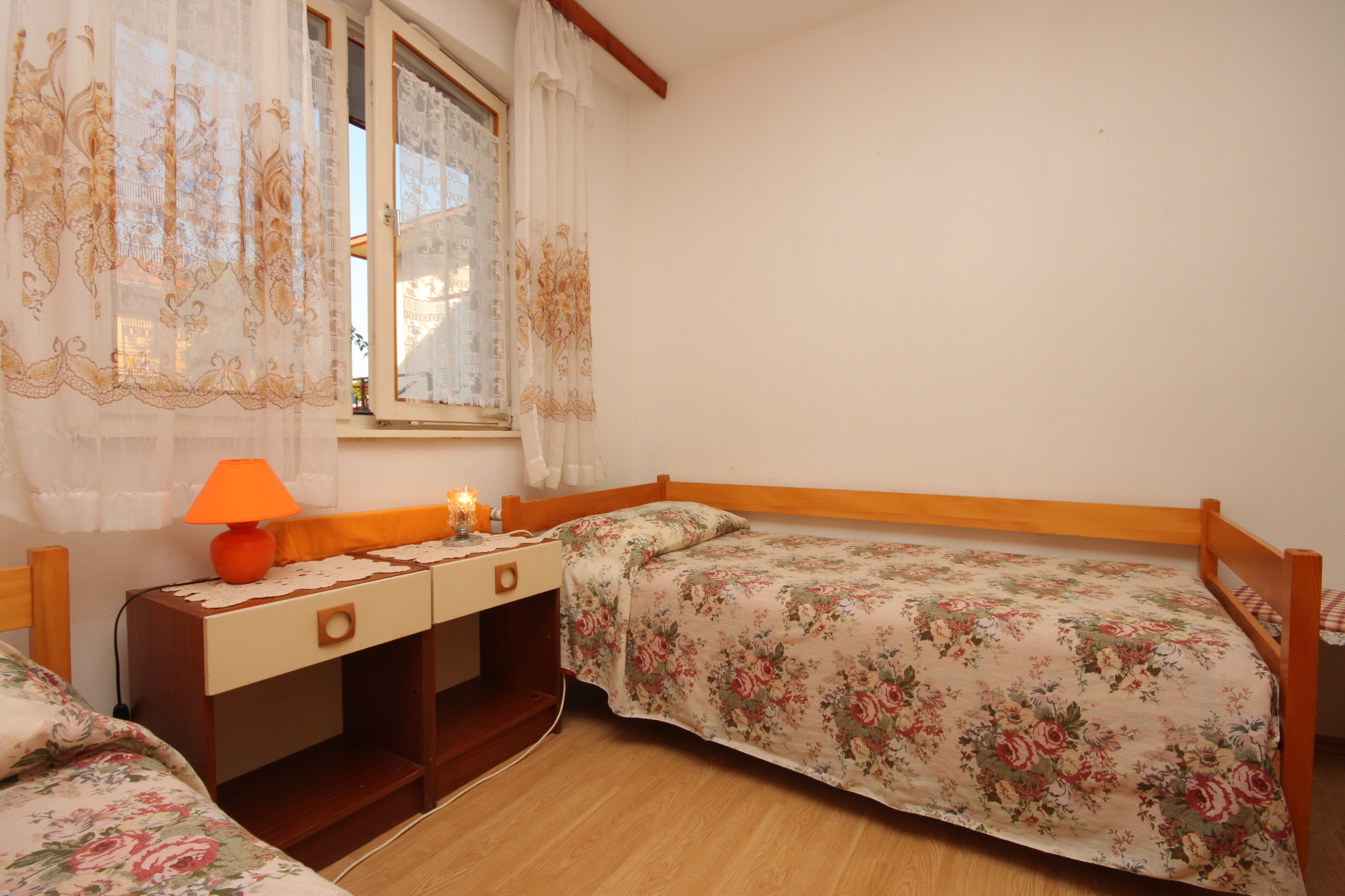 Two bedroom apartment with terrace Umag  A-b
