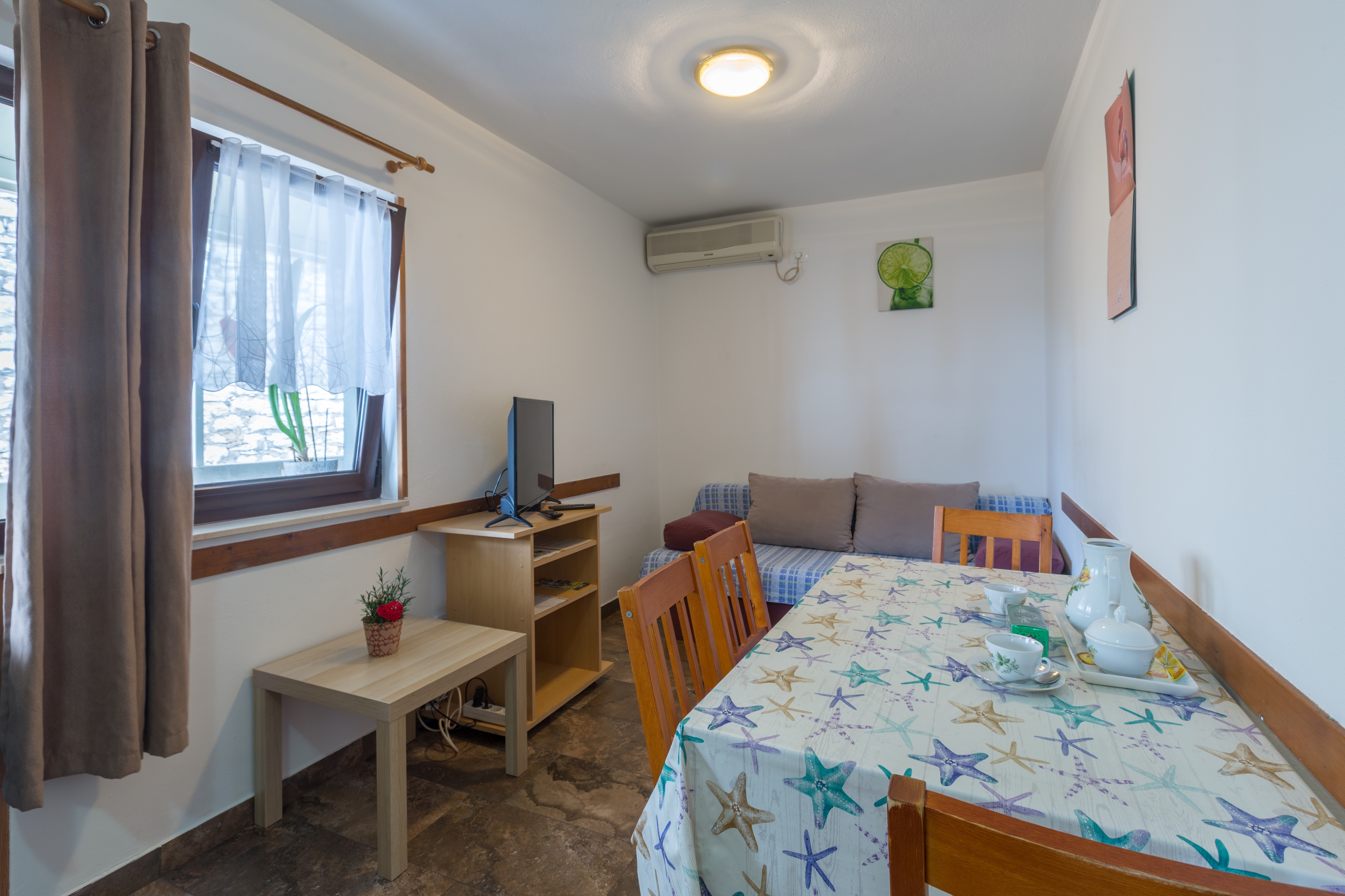 One bedroom apartment near beach Sveti Ivan, Umag (A-7002-a)
