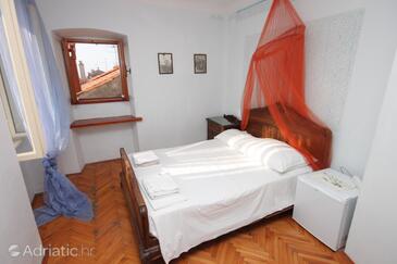 Ložnice Vrsar, Ložnice v ubytování typu room, dopusteni kucni ljubimci i WIFI.