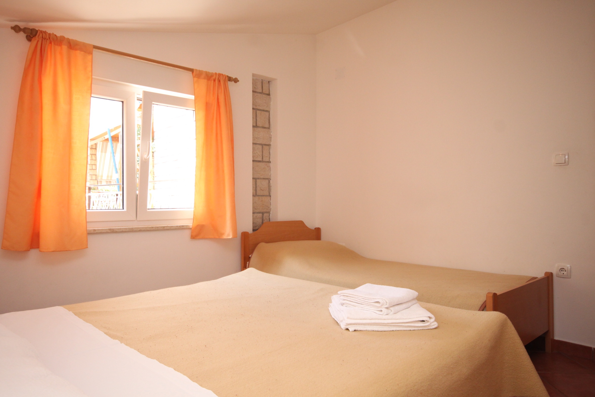 Two bedroom apartment with terrace Umag  A-b