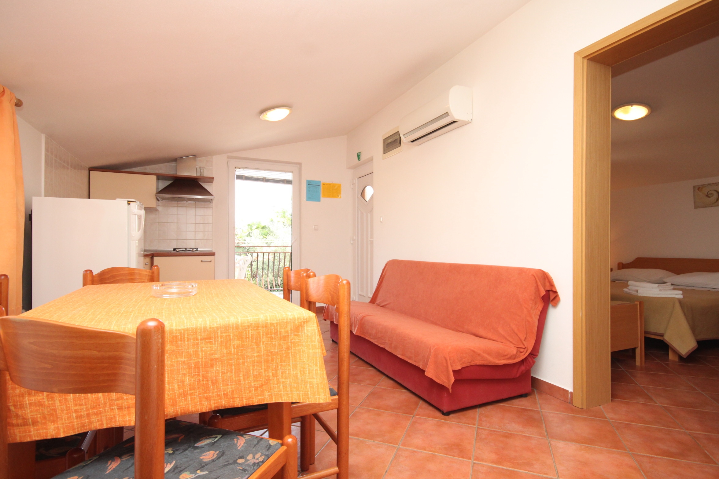 Two bedroom apartment with terrace Umag  A-b