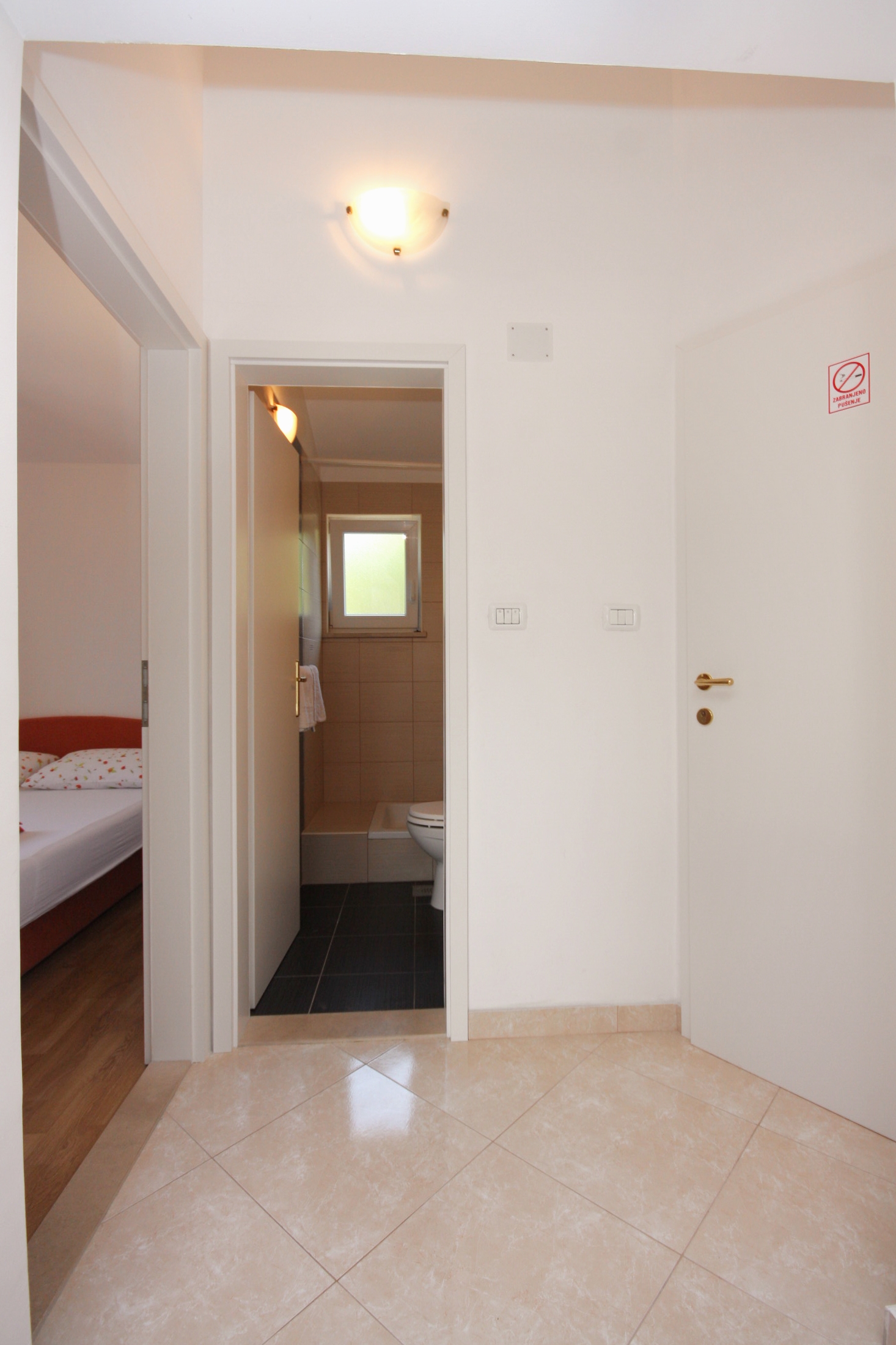 One bedroom apartment near beach Postira, Brač  A-c