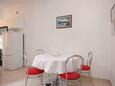 Dining room Postira, Dining room in the apartment, air condition available and WiFi.