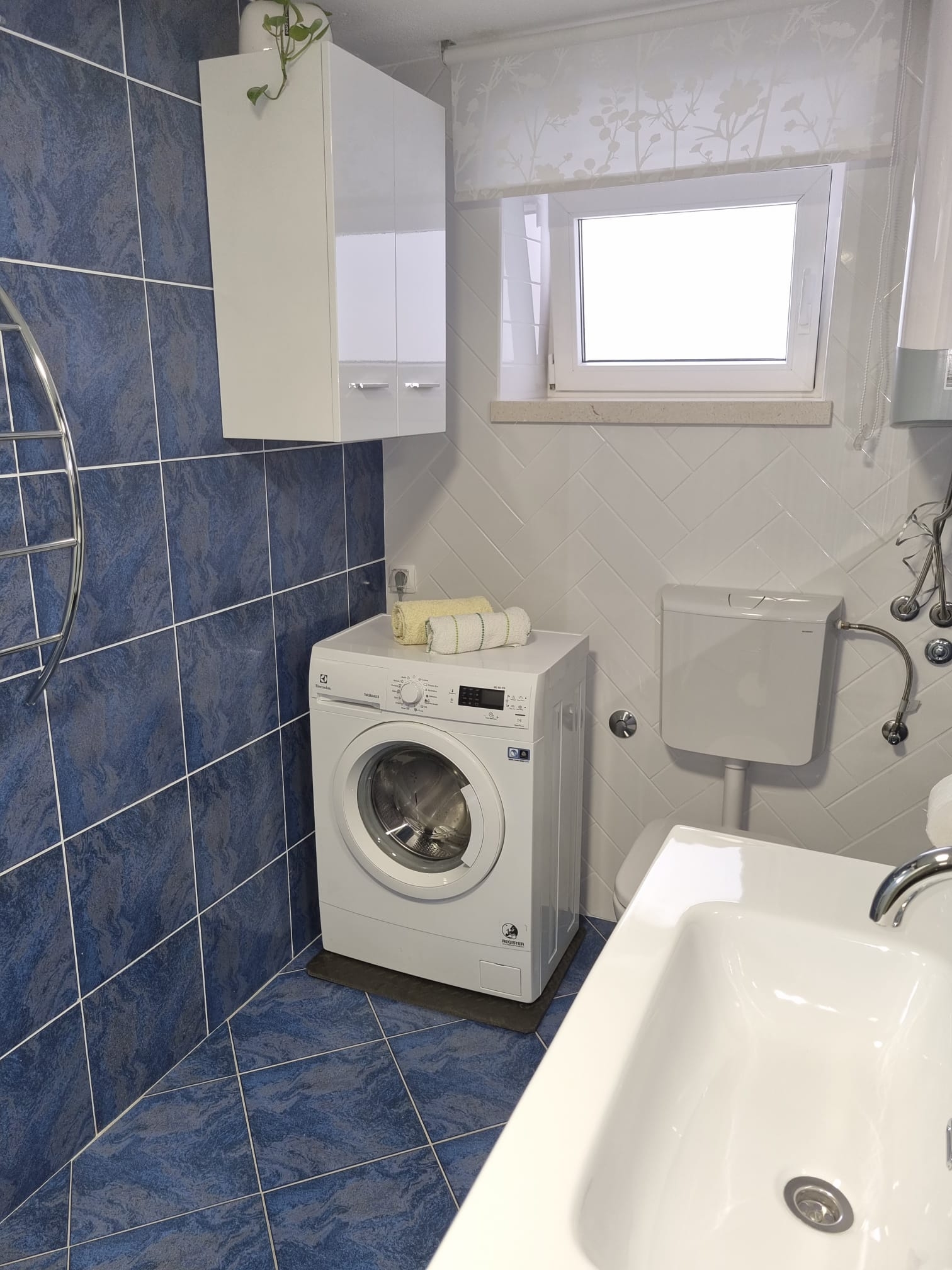 Two bedroom apartment near beach Postira, Brač  A-a