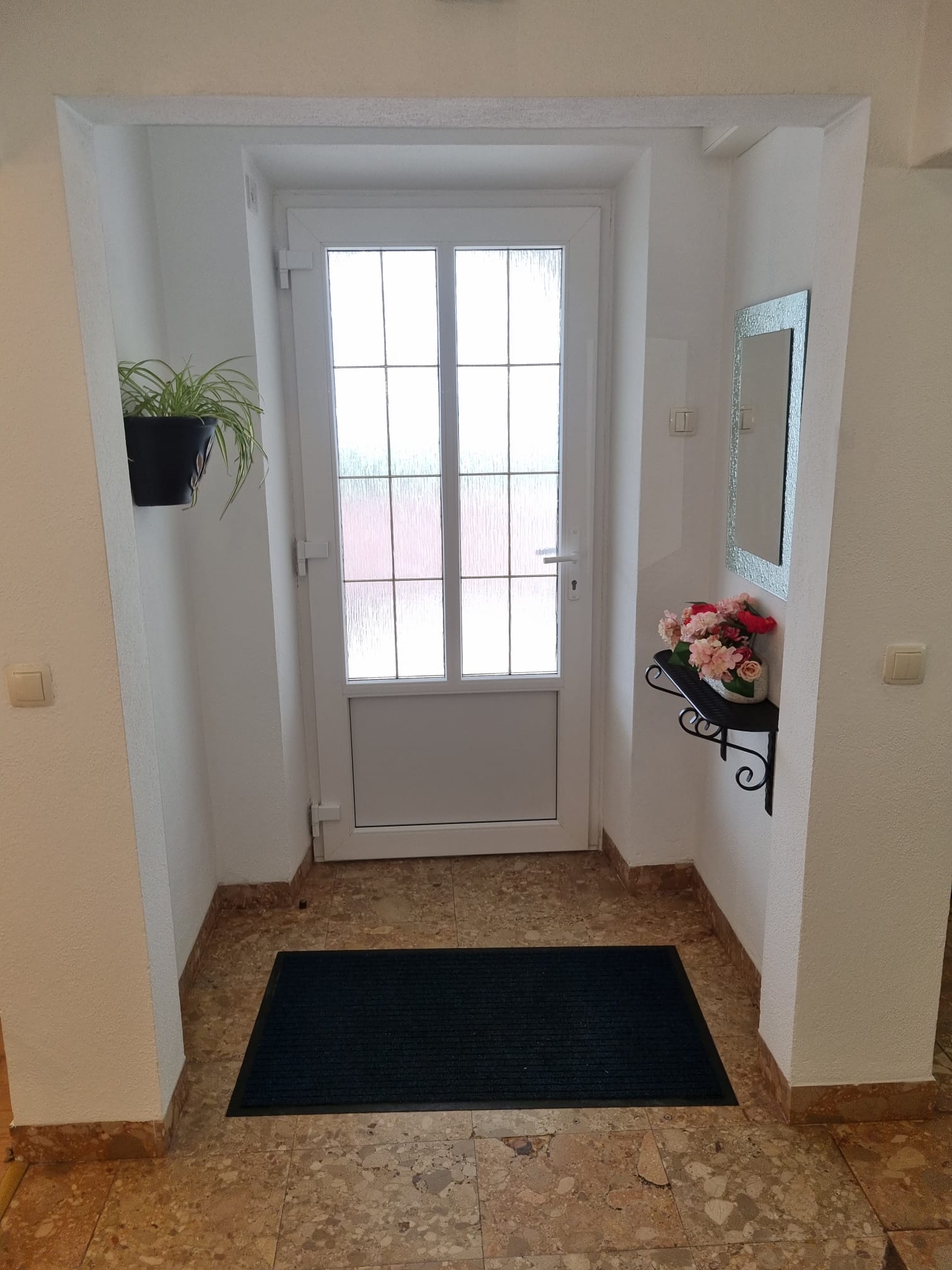 Two bedroom apartment near beach Postira, Brač  A-a