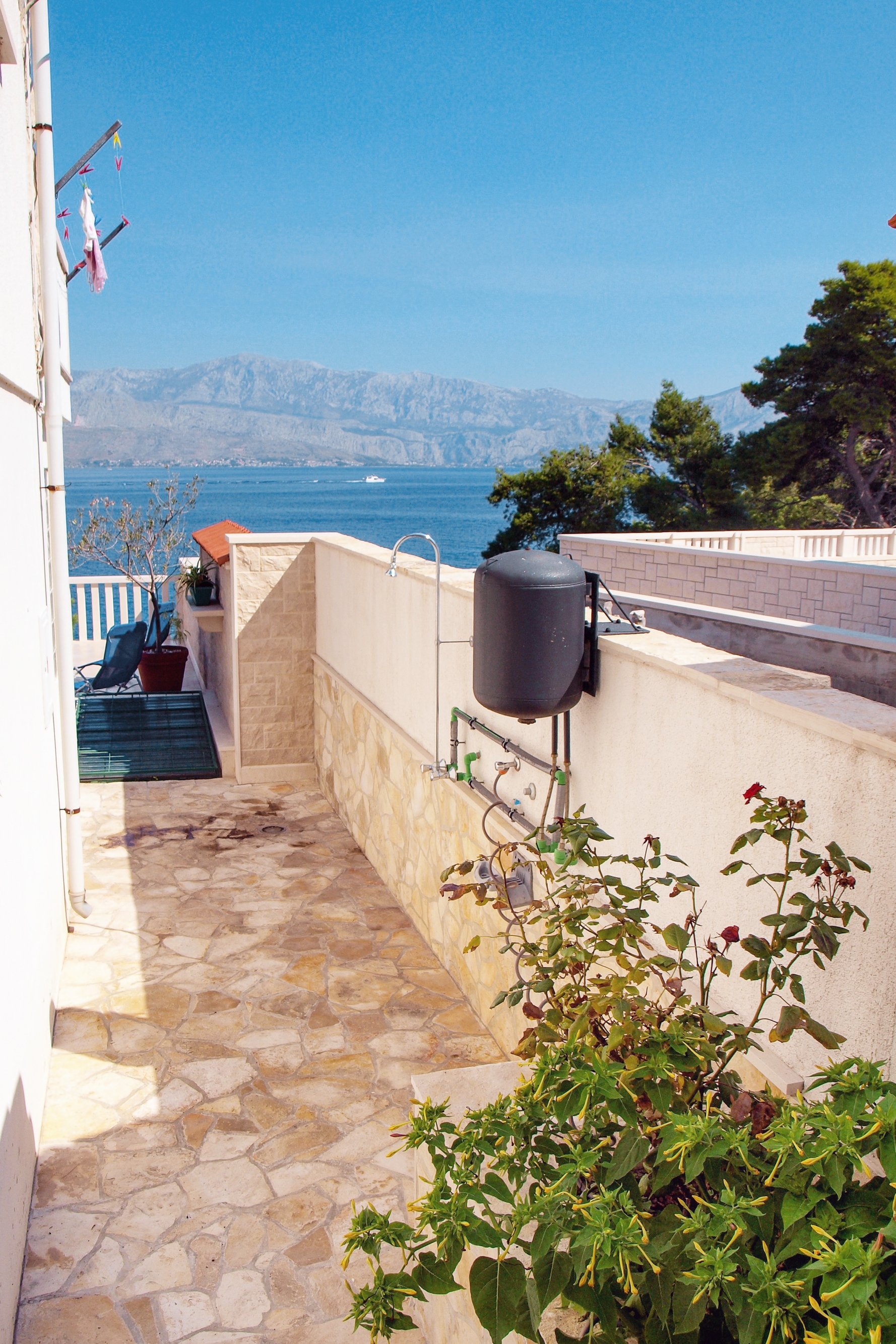 Two bedroom apartment near beach Postira, Brač  A-a