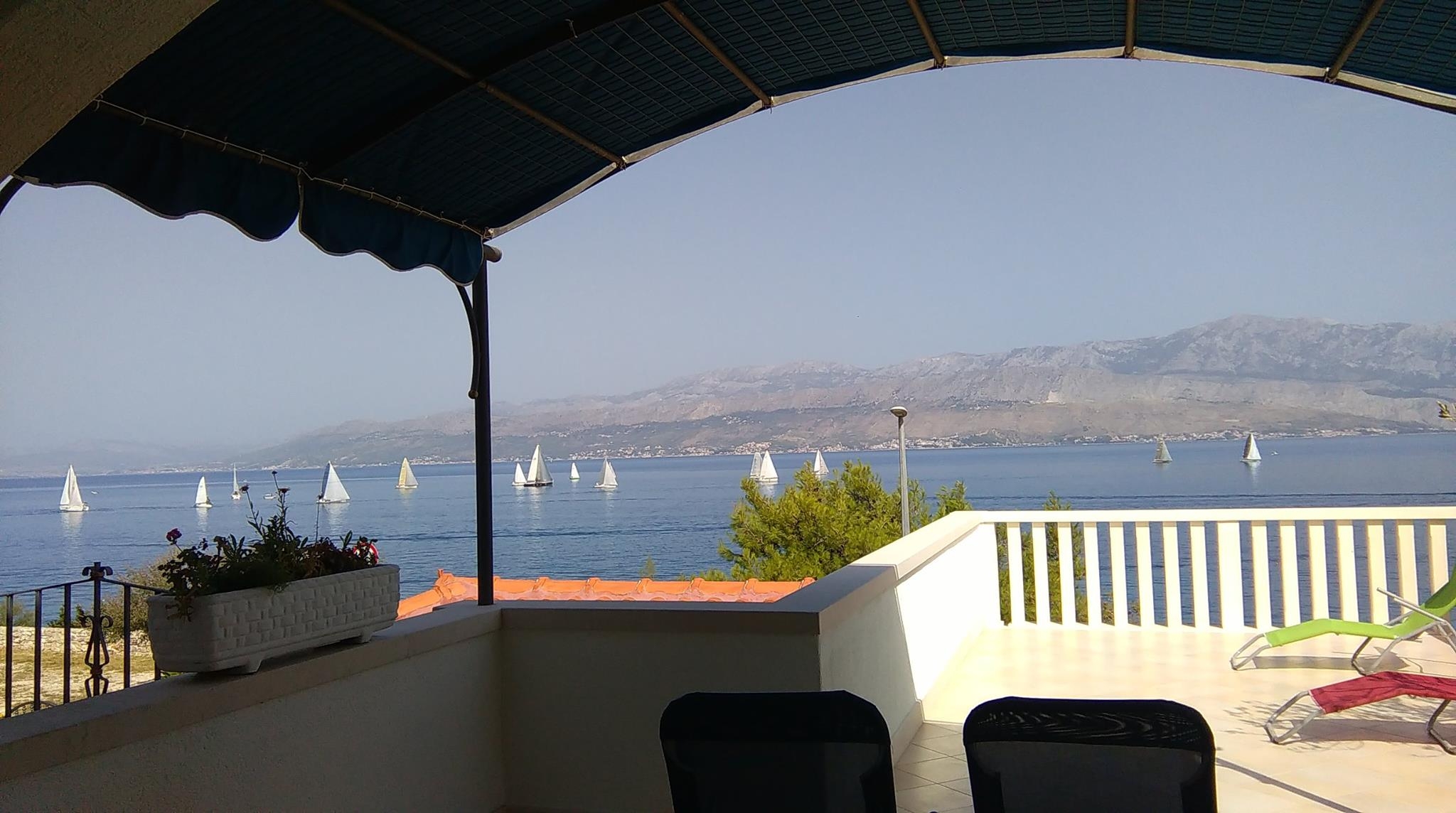 Two bedroom apartment near beach Postira, Brač  A-a
