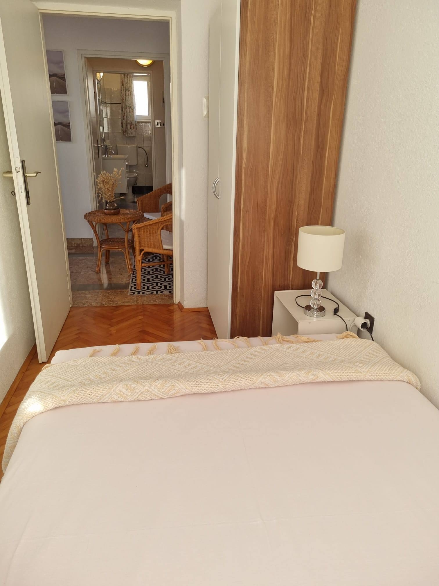 Two bedroom apartment near beach Postira, Brač  A-b