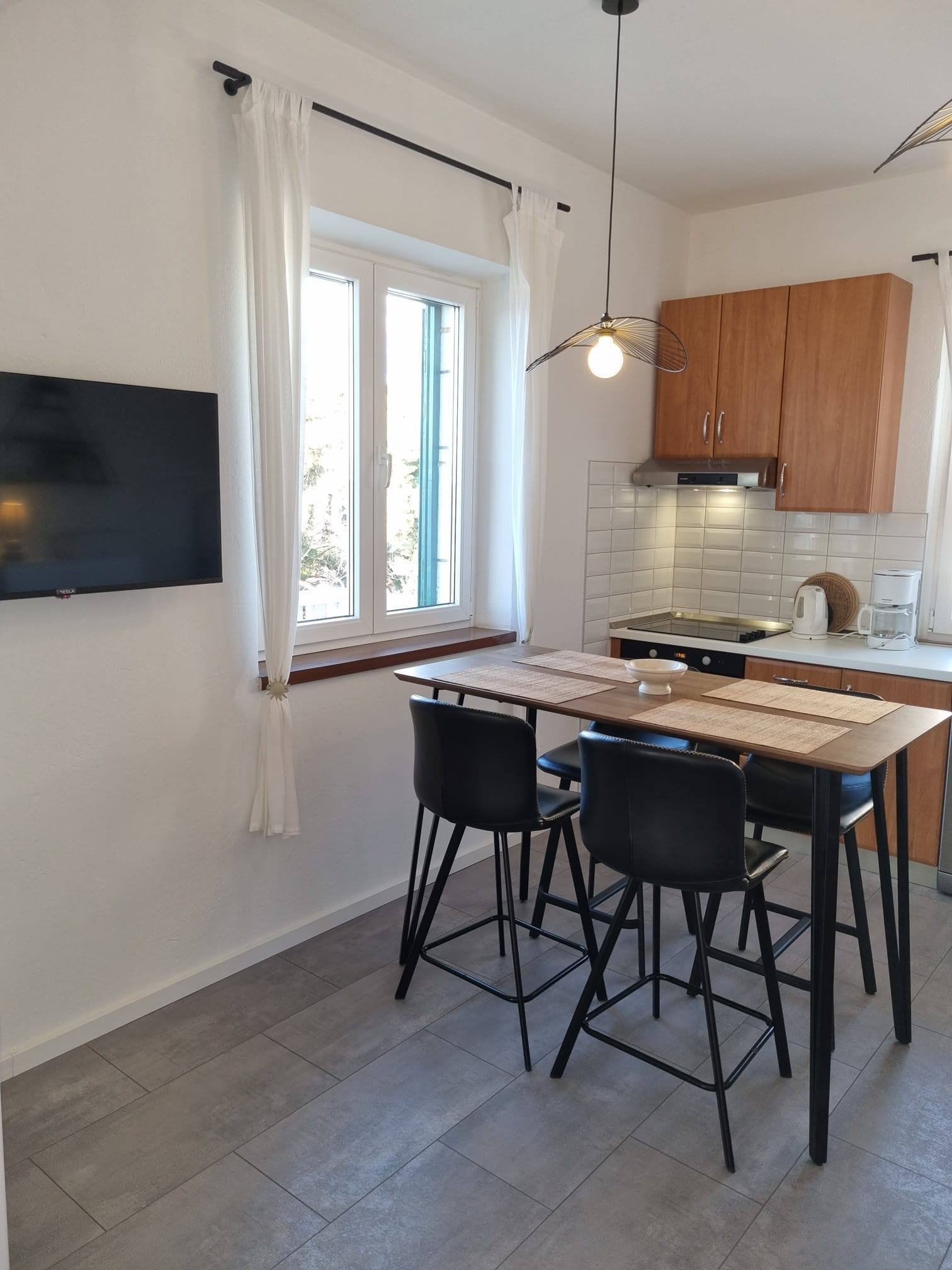 Two bedroom apartment near beach Postira, Brač (A-706-b)
