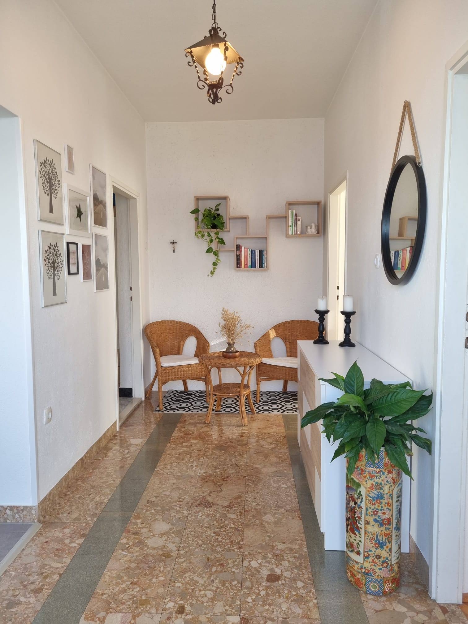 Two bedroom apartment near beach Postira, Brač  A-b