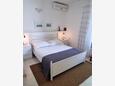 Bedroom Postira, Bedroom in the studio-apartment, WiFi.