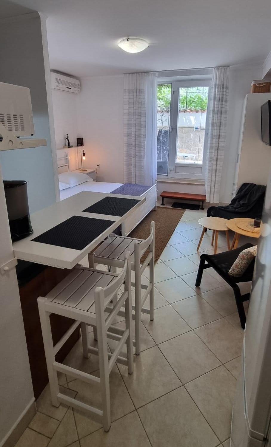 Studio flat near beach Postira, Brač (AS-706-a) Studio flat near beach Postira, Brač (AS-706-a)